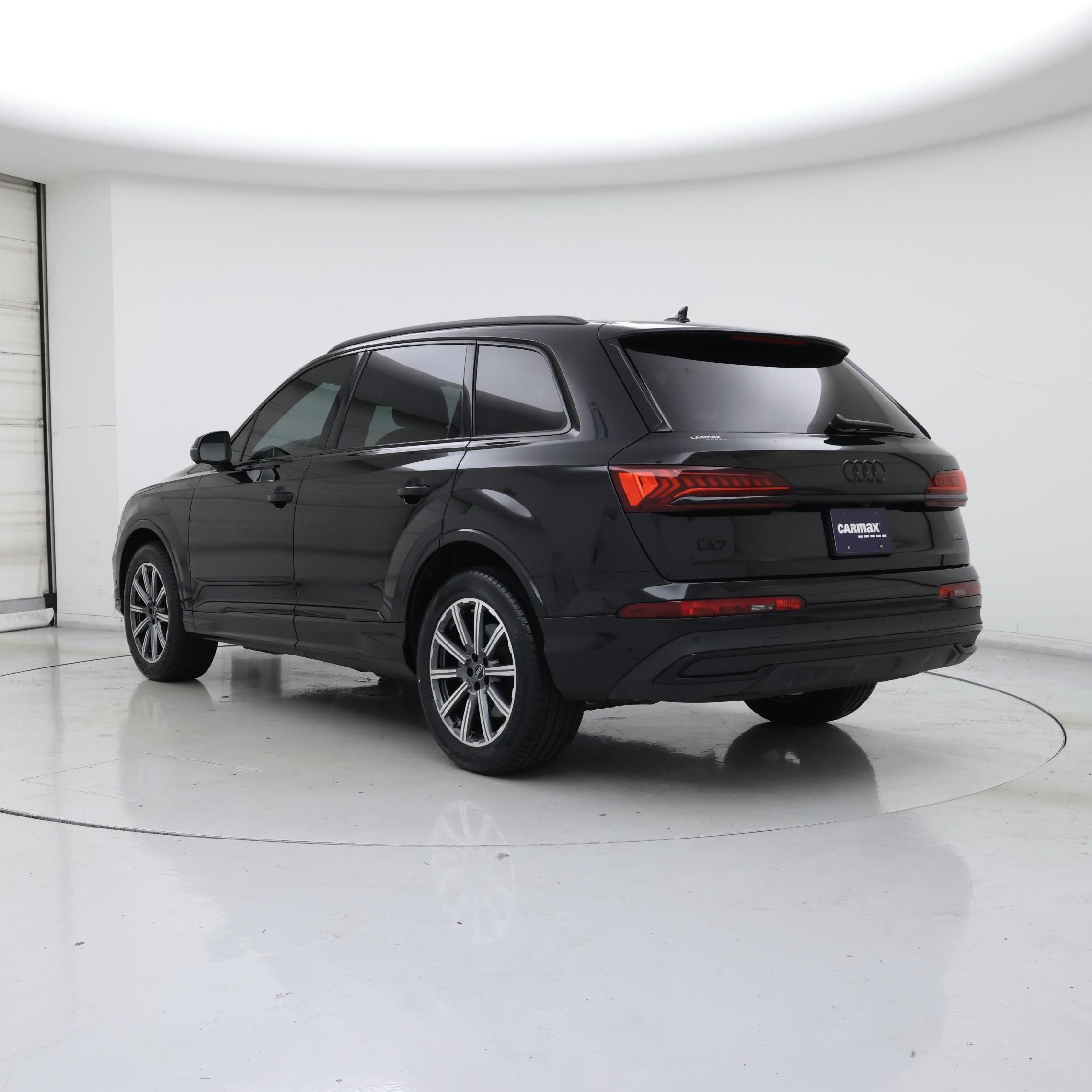 Thumbnail: 2023 Audi Q7 - 2