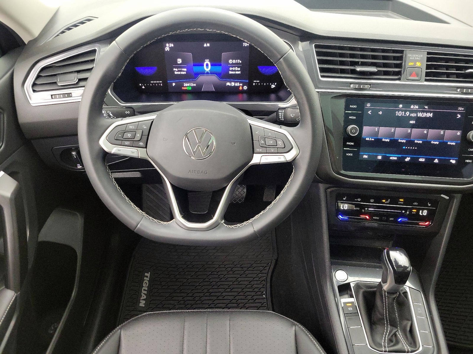 2023 Volkswagen Tiguan SE - Photo 11