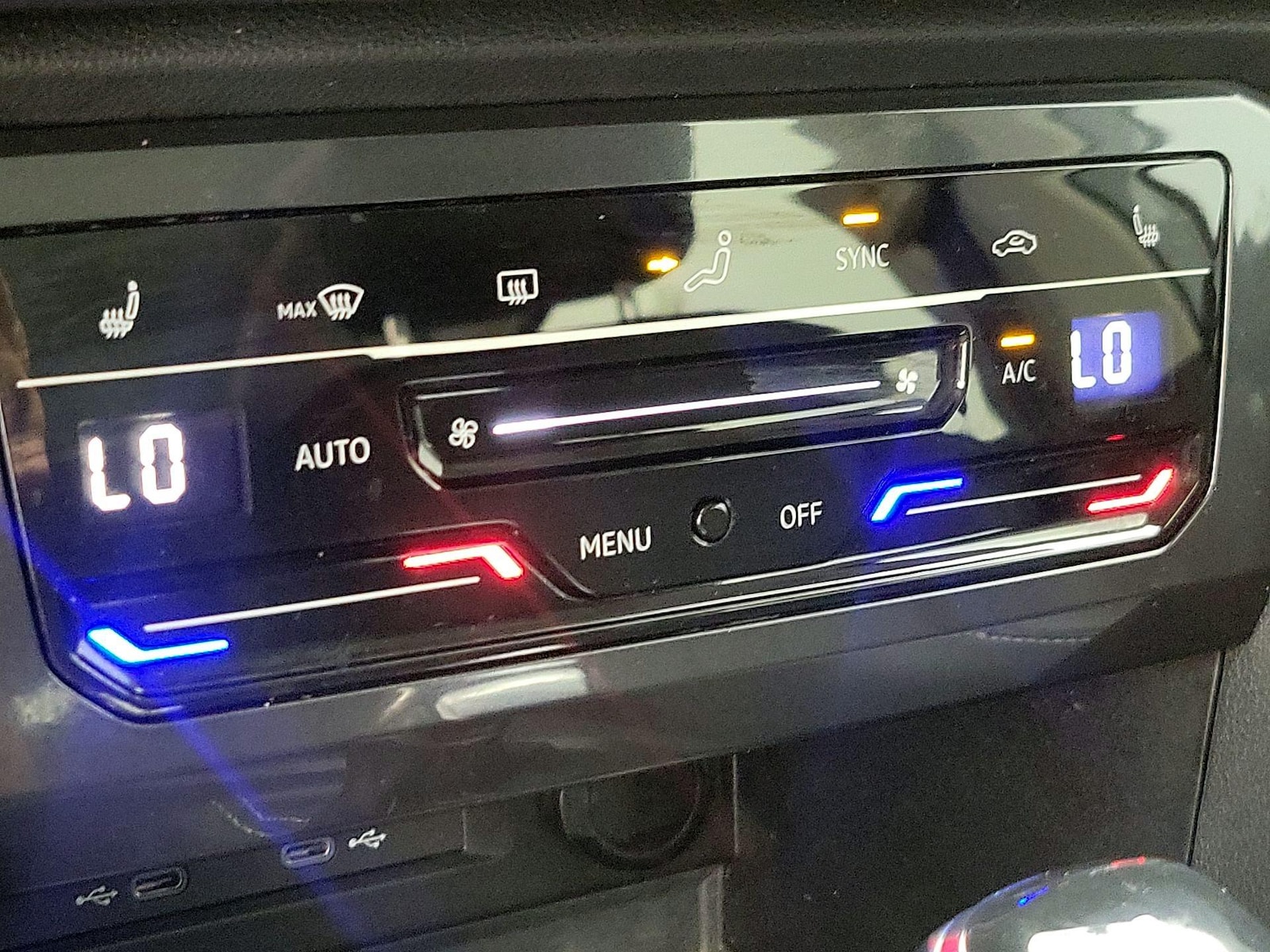 2023 Volkswagen Tiguan SE - Photo 17