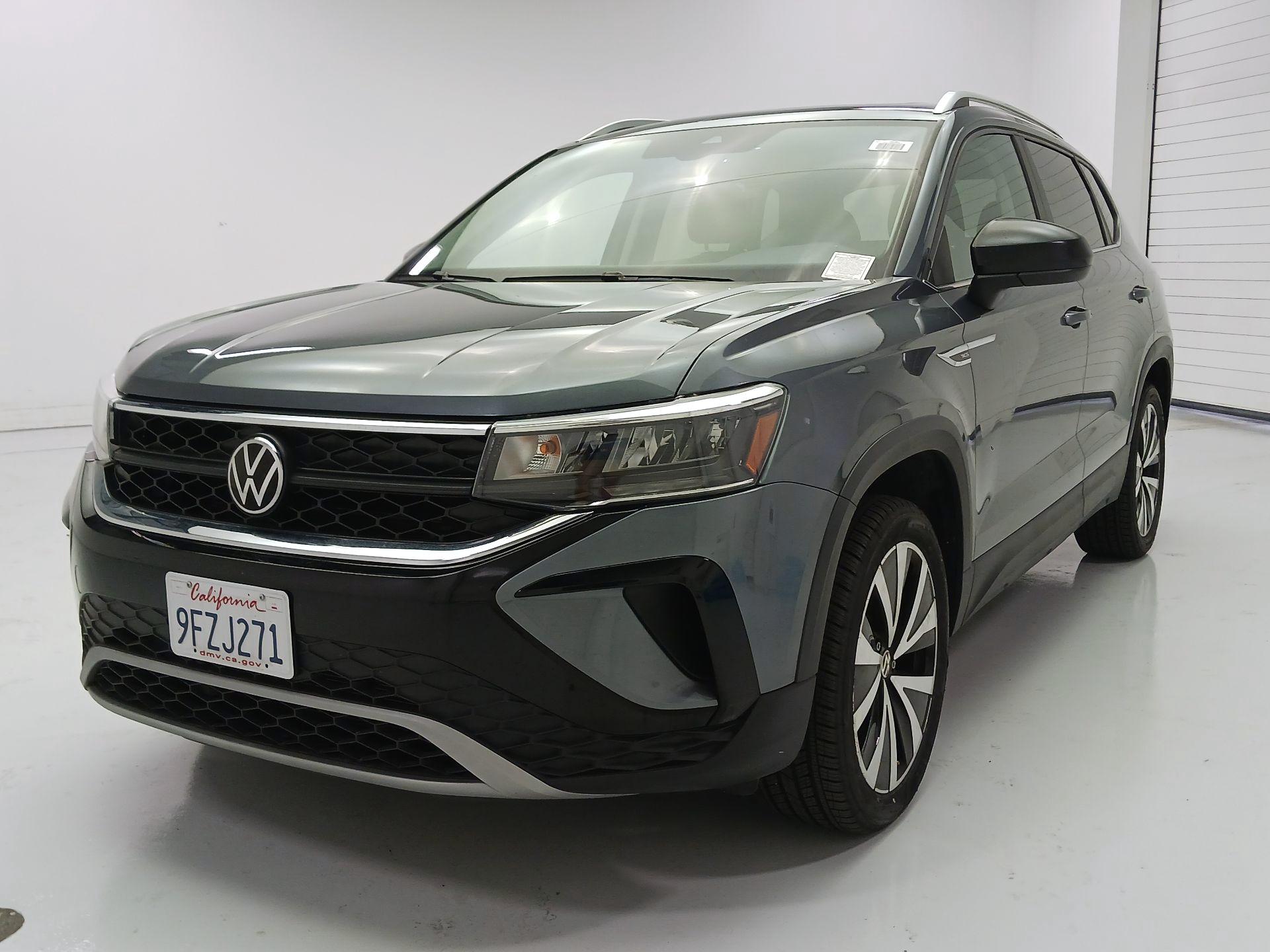 Thumbnail: 2023 Volkswagen Taos - 3