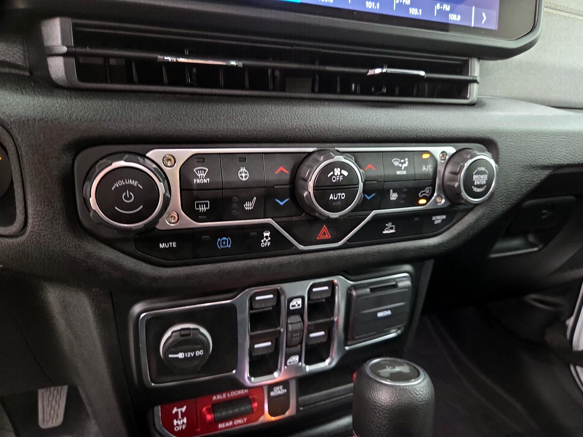 Thumbnail: 2024 Jeep Wrangler - 16