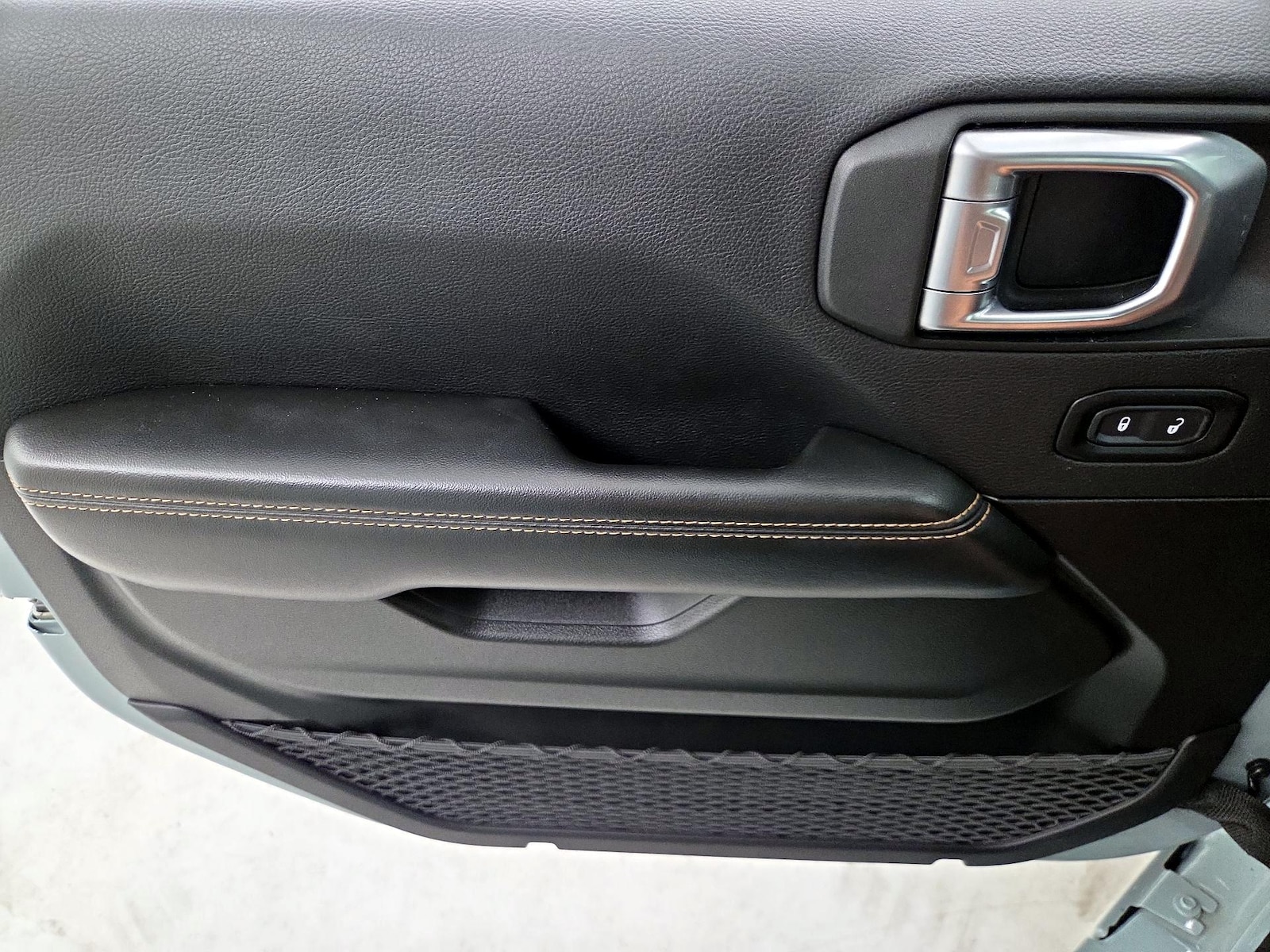 2024 Jeep Wrangler 4xe Sahara 4XE - Photo 13