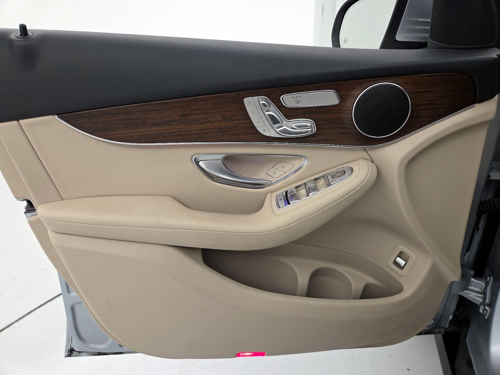 2022 Mercedes-Benz GLC GLC300 - Photo 13