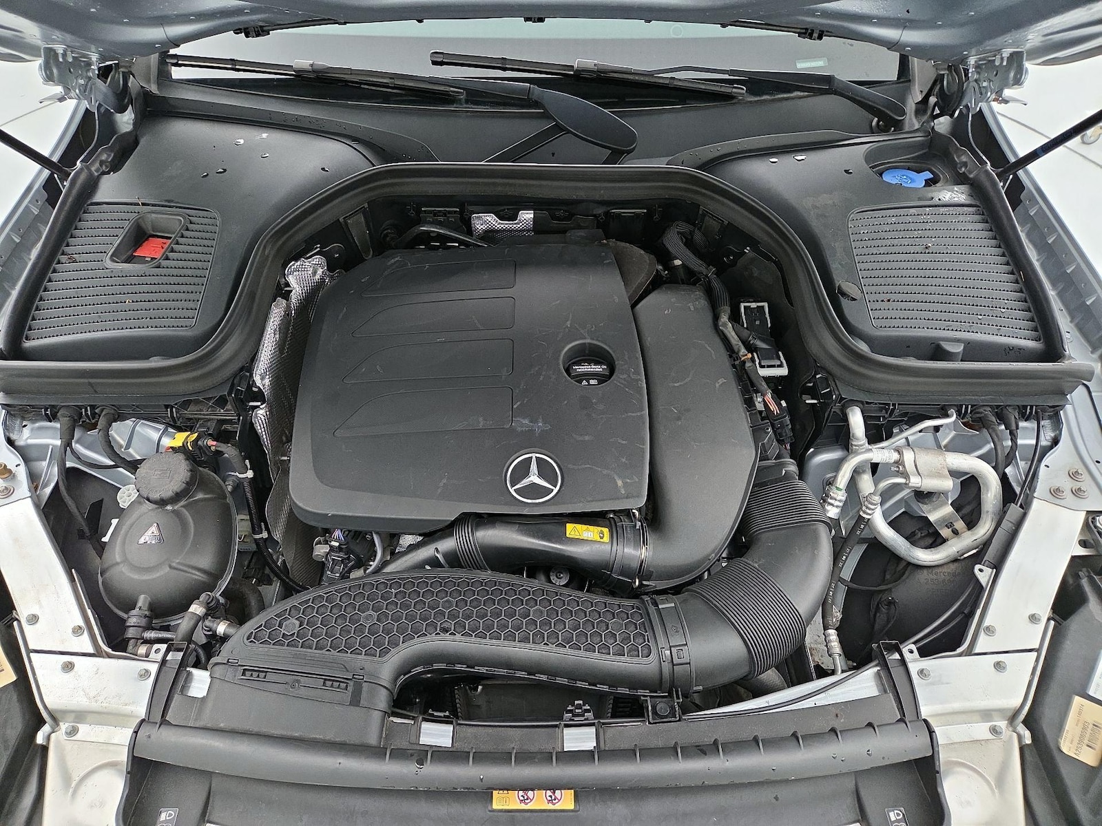 2022 Mercedes-Benz GLC GLC300 - Photo 24