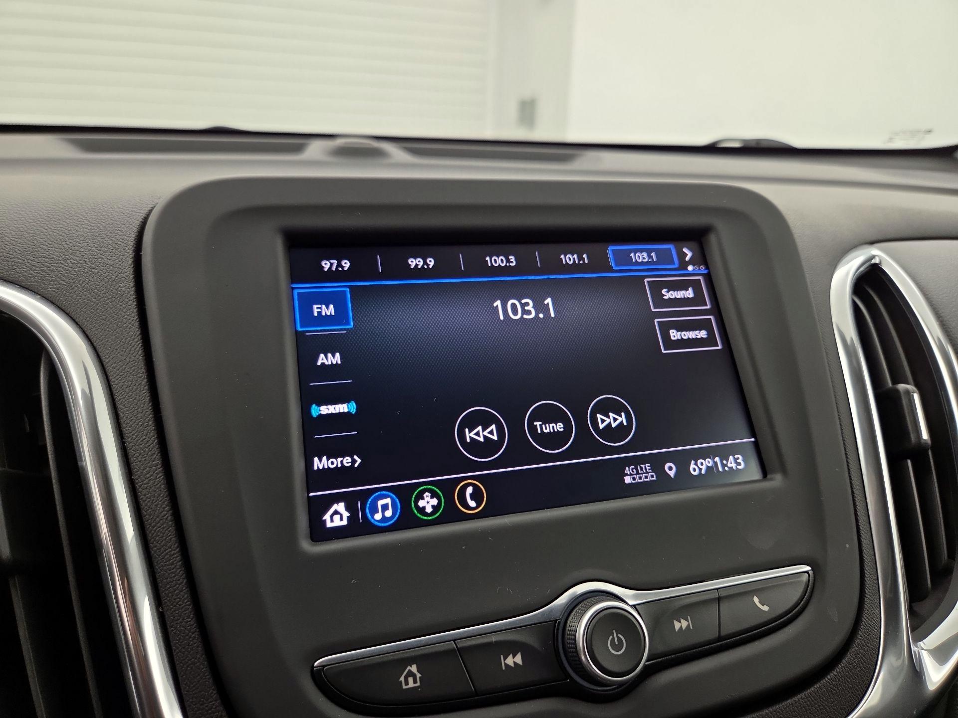 Thumbnail: 2020 Chevrolet Equinox - 15