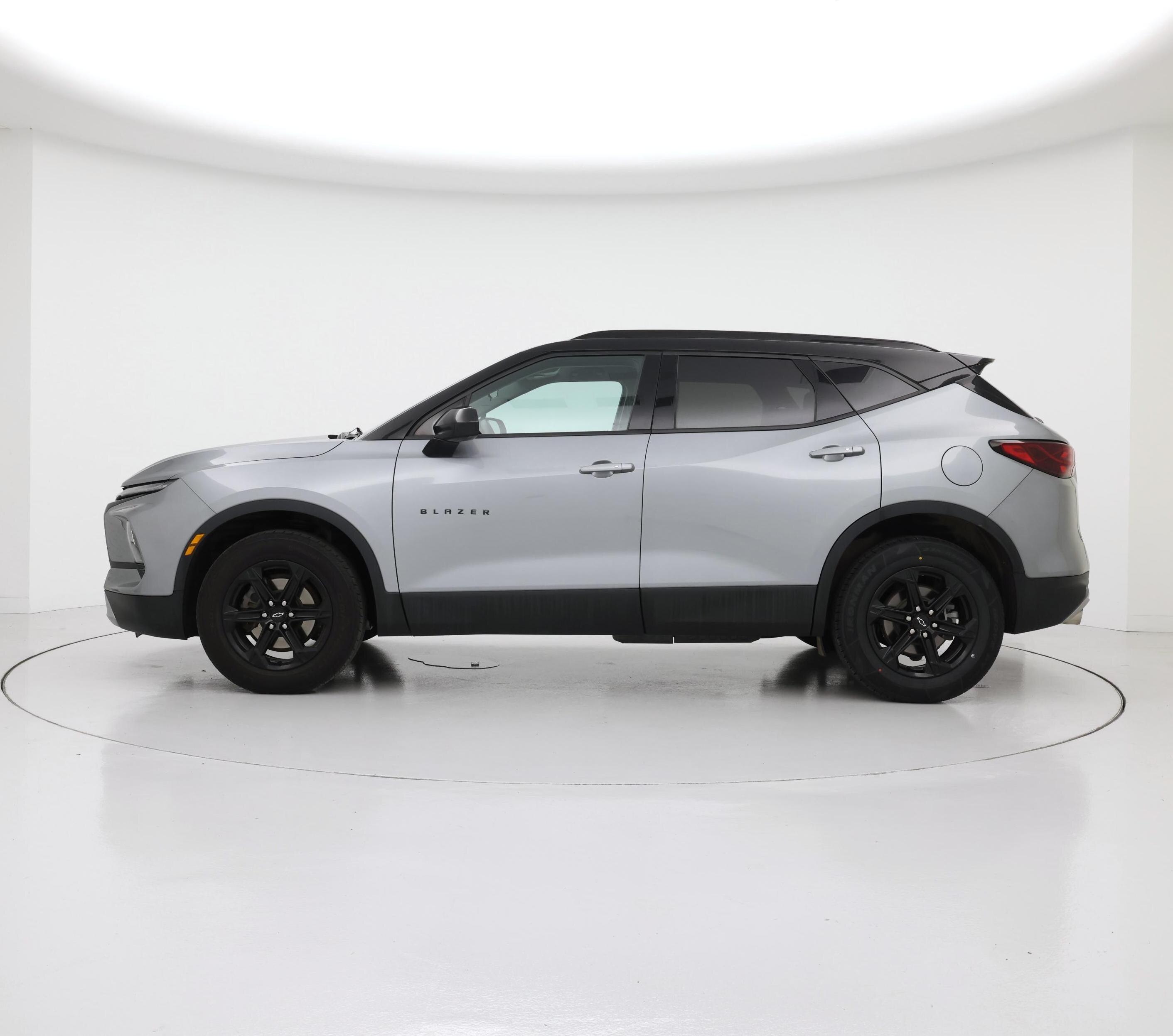 Thumbnail: 2023 Chevrolet Blazer - 3