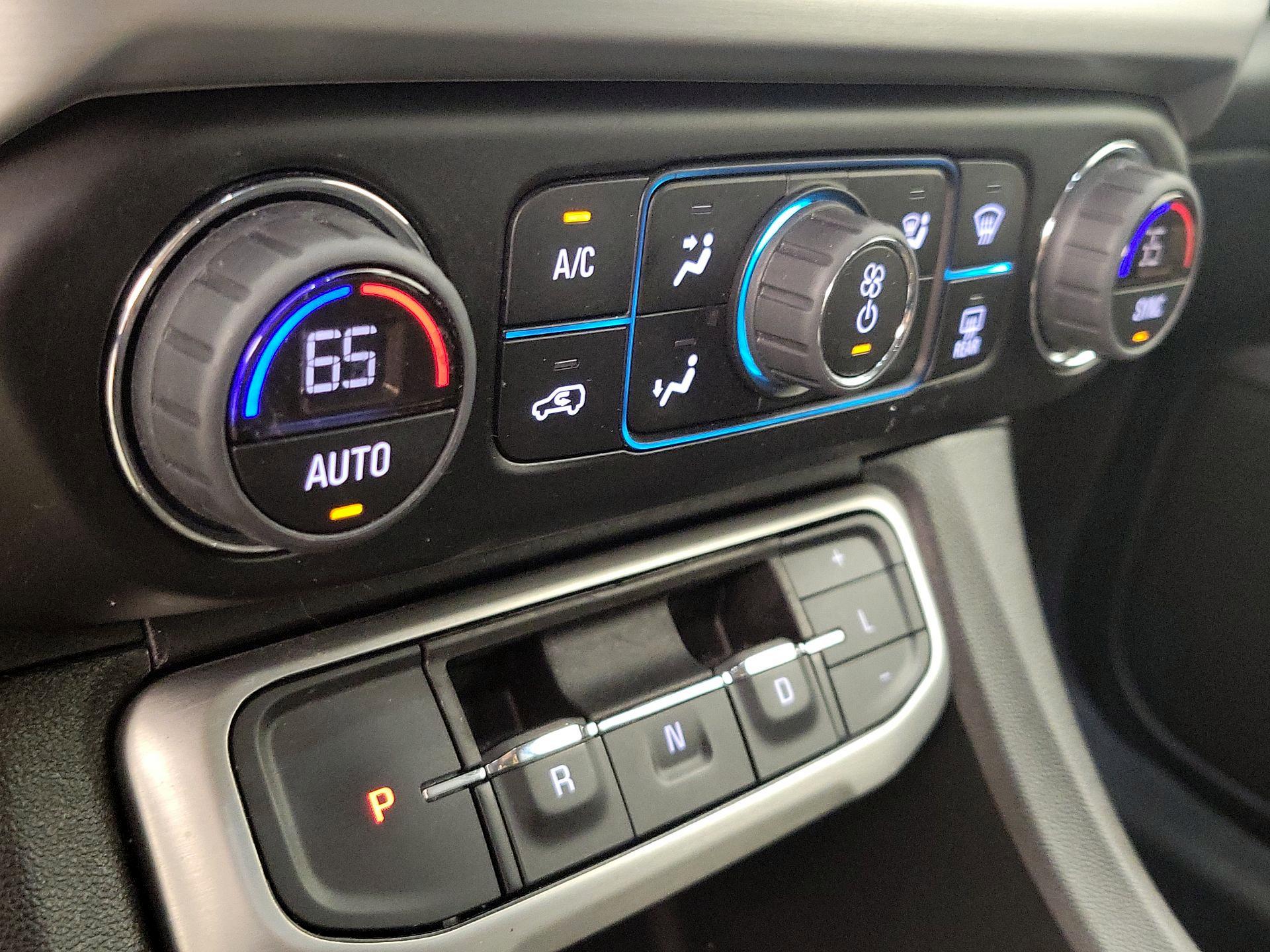 Thumbnail: 2023 GMC Acadia - 16