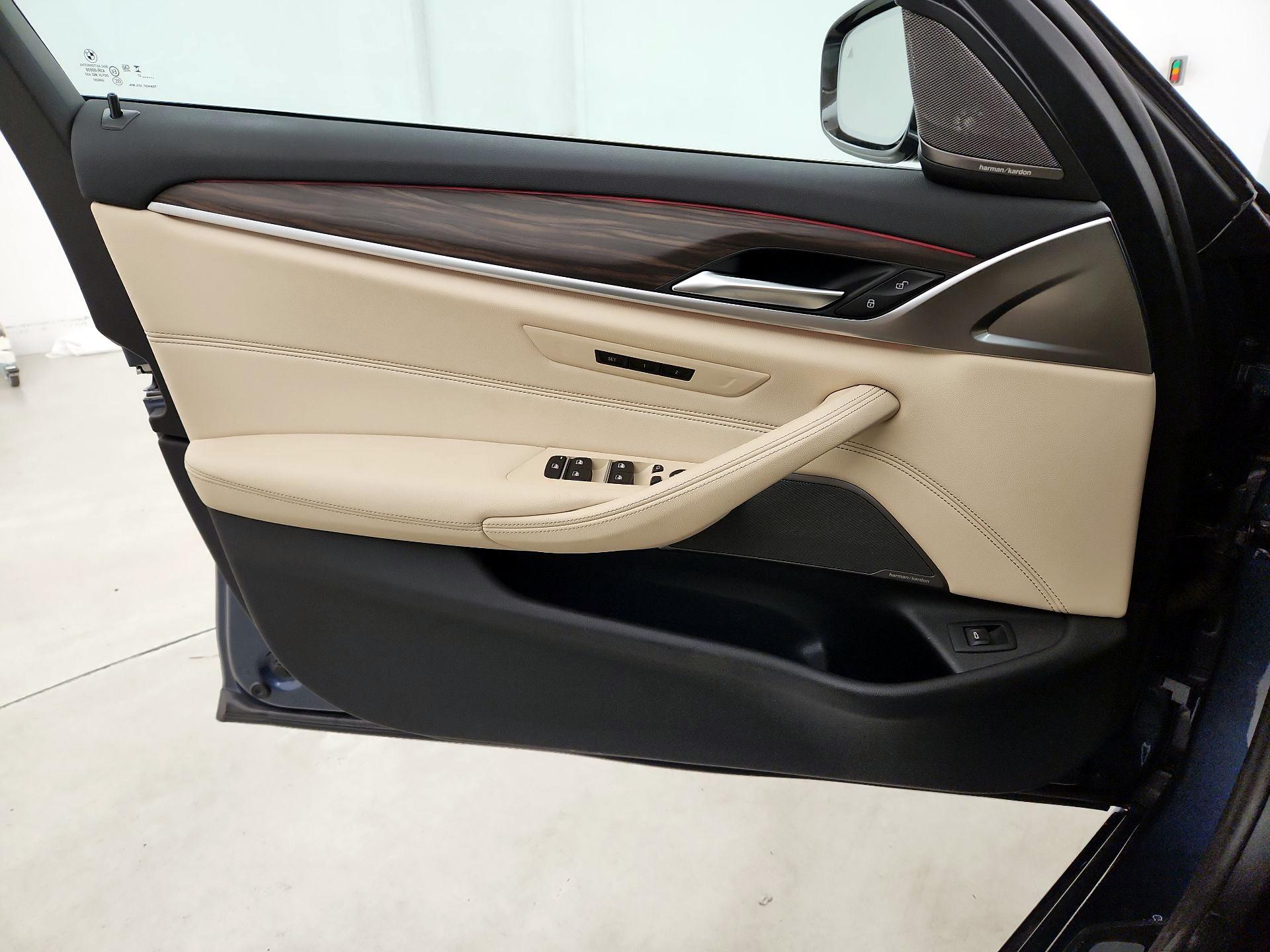 Thumbnail: 2023 BMW 5 Series - 12