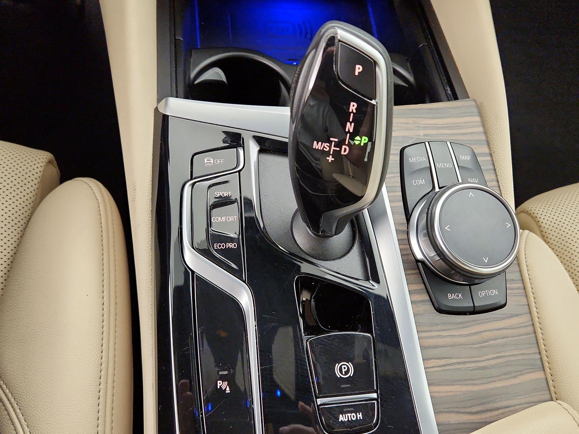 Thumbnail: 2023 BMW 5 Series - 18