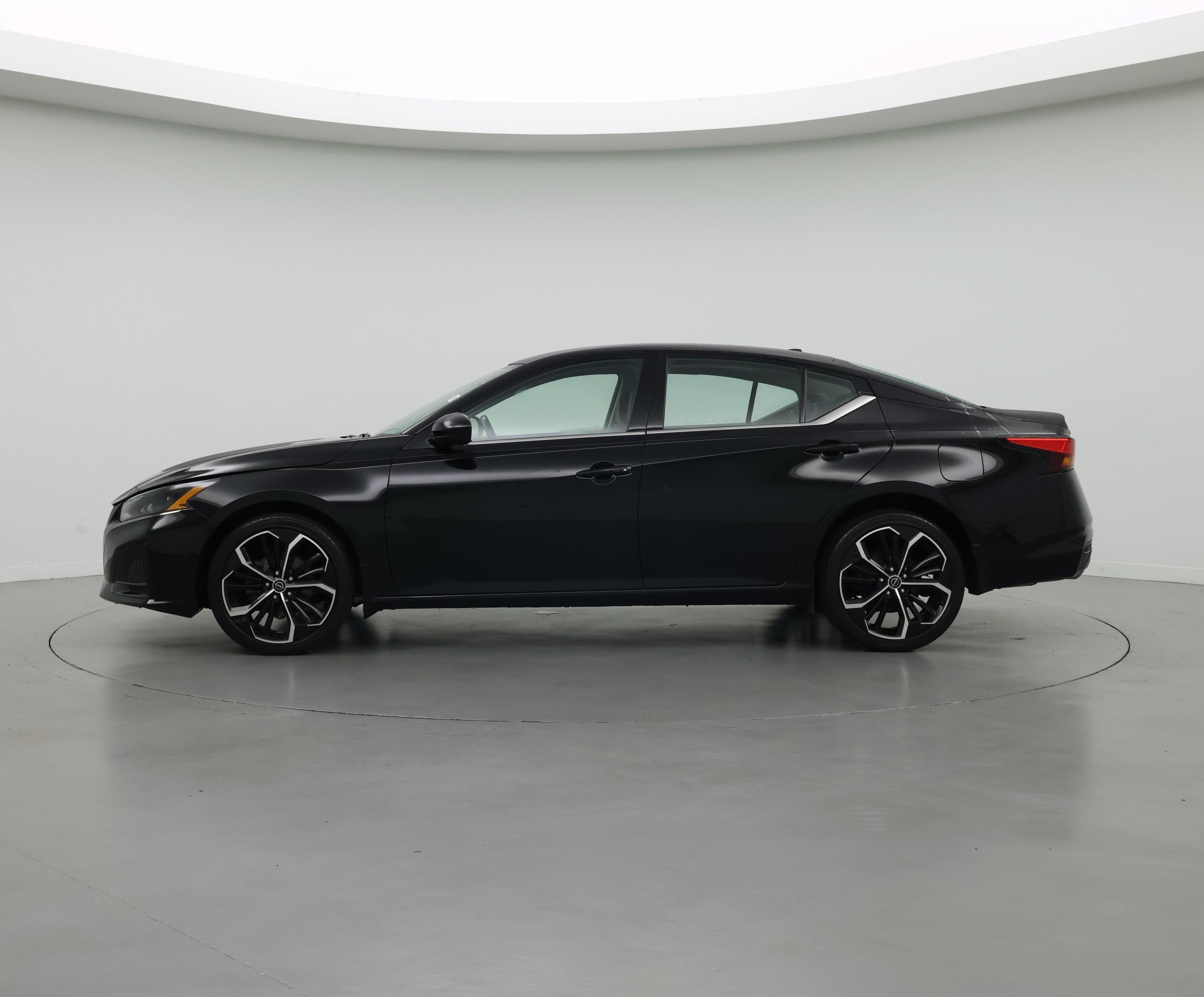 Thumbnail: 2023 Nissan Altima - 3