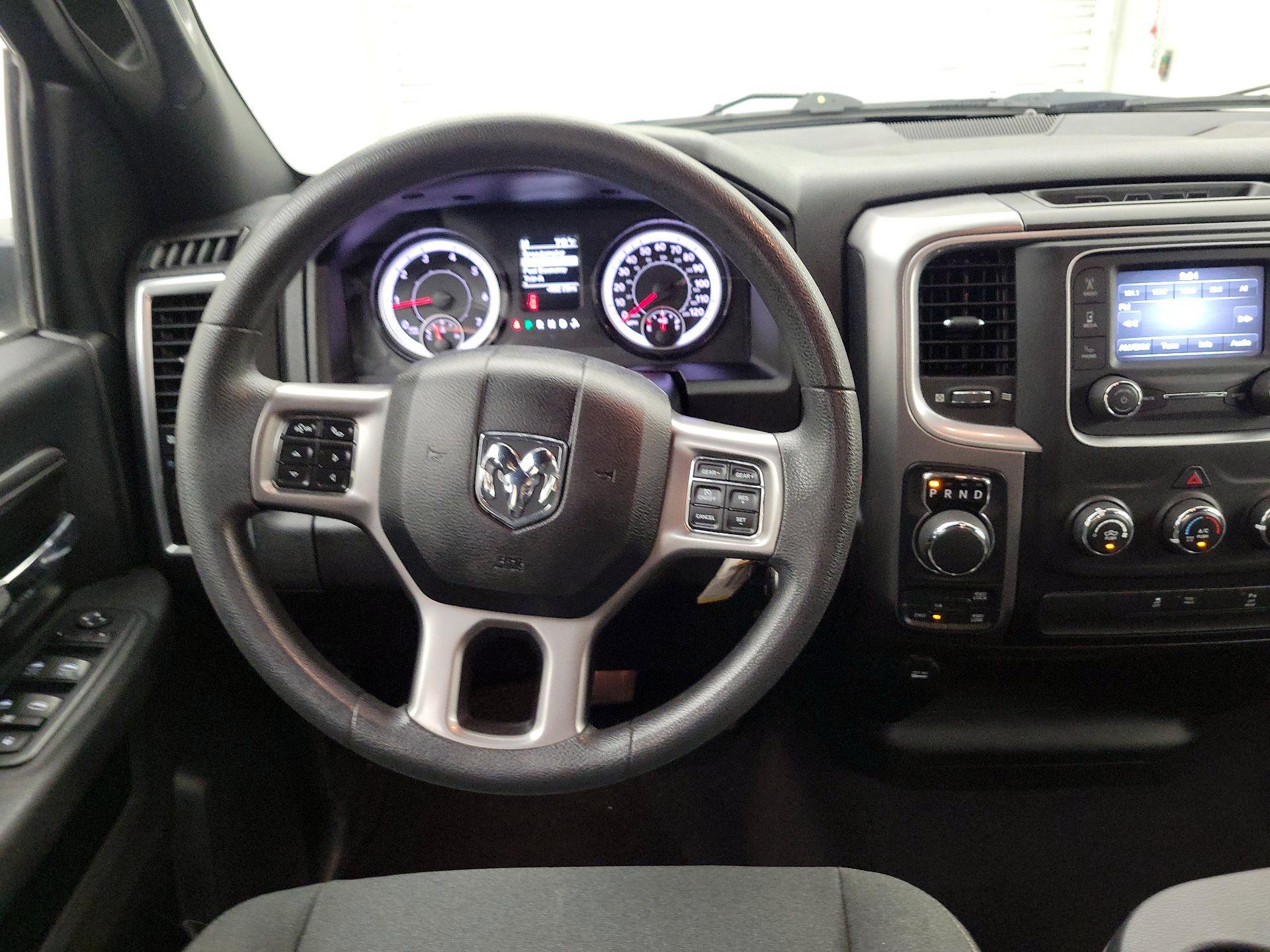 Thumbnail: 2021 RAM 1500 Classic - 10