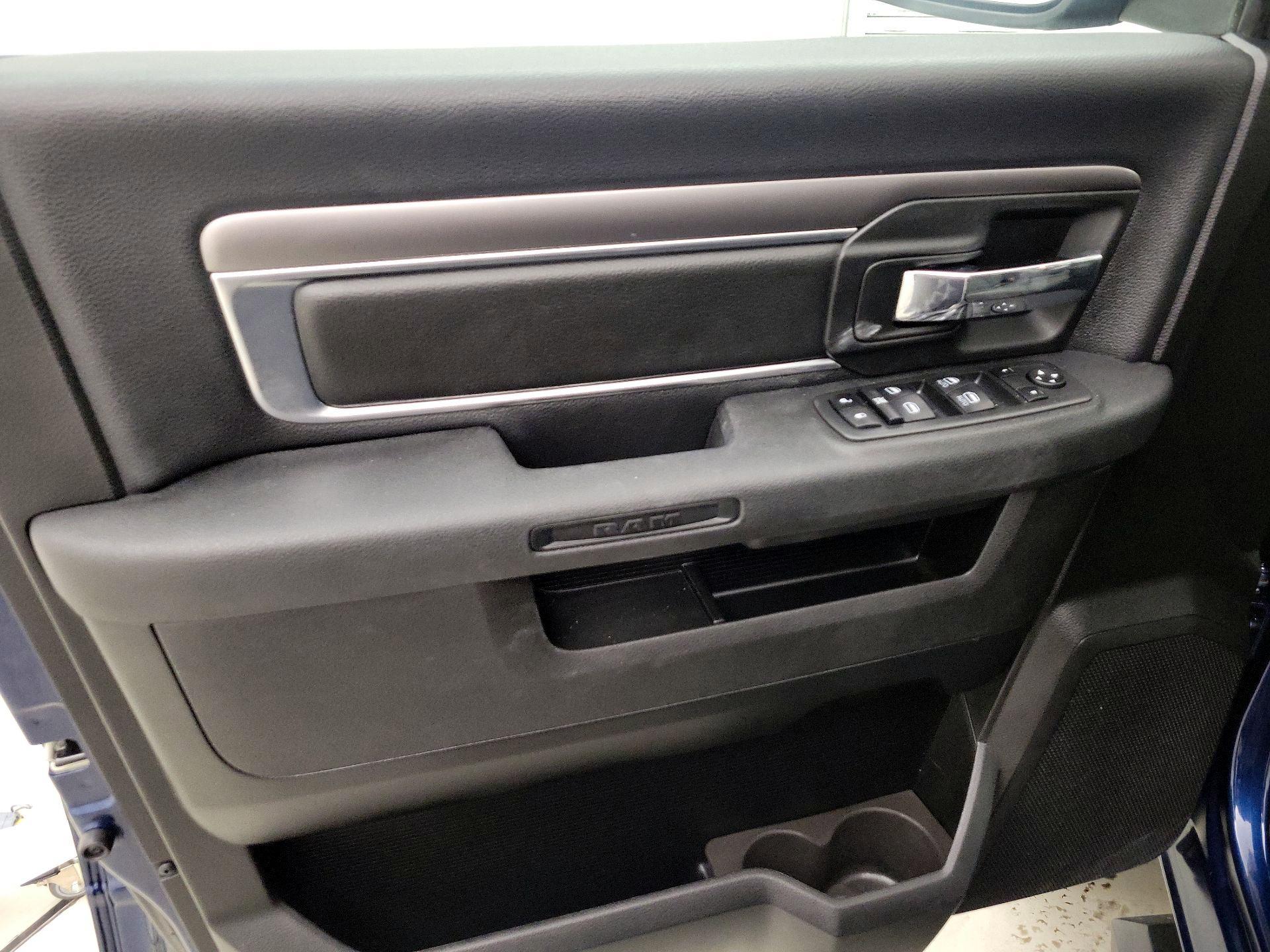 Thumbnail: 2021 RAM 1500 Classic - 12