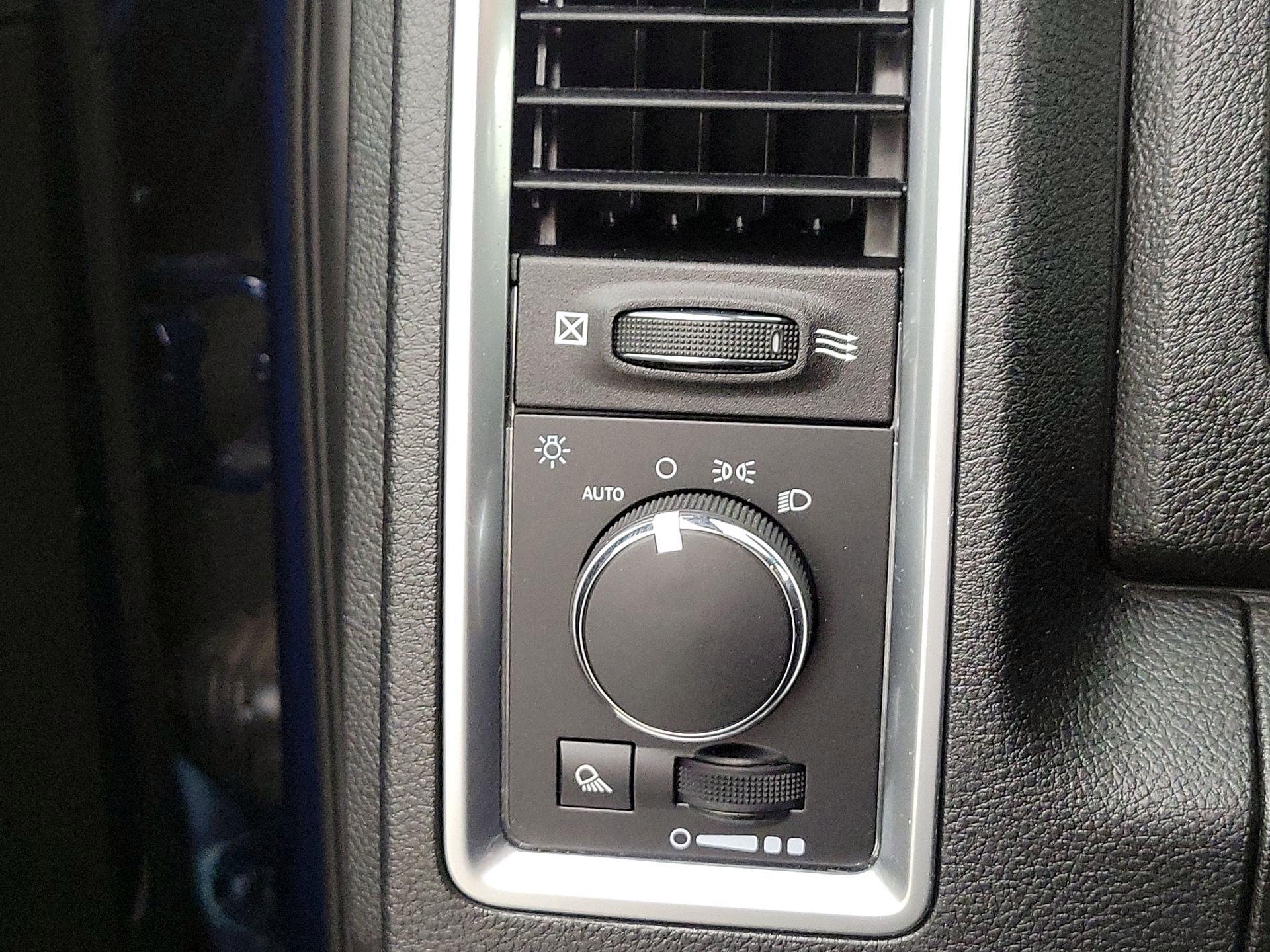 Thumbnail: 2021 RAM 1500 Classic - 13