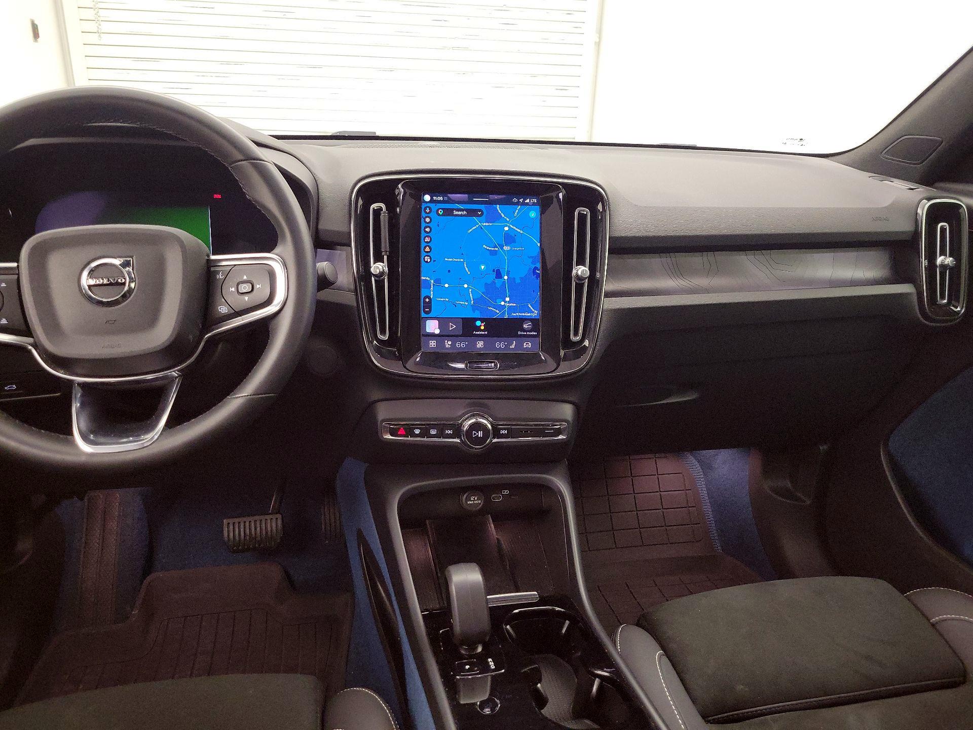 Thumbnail: 2023 Volvo C40 - 9