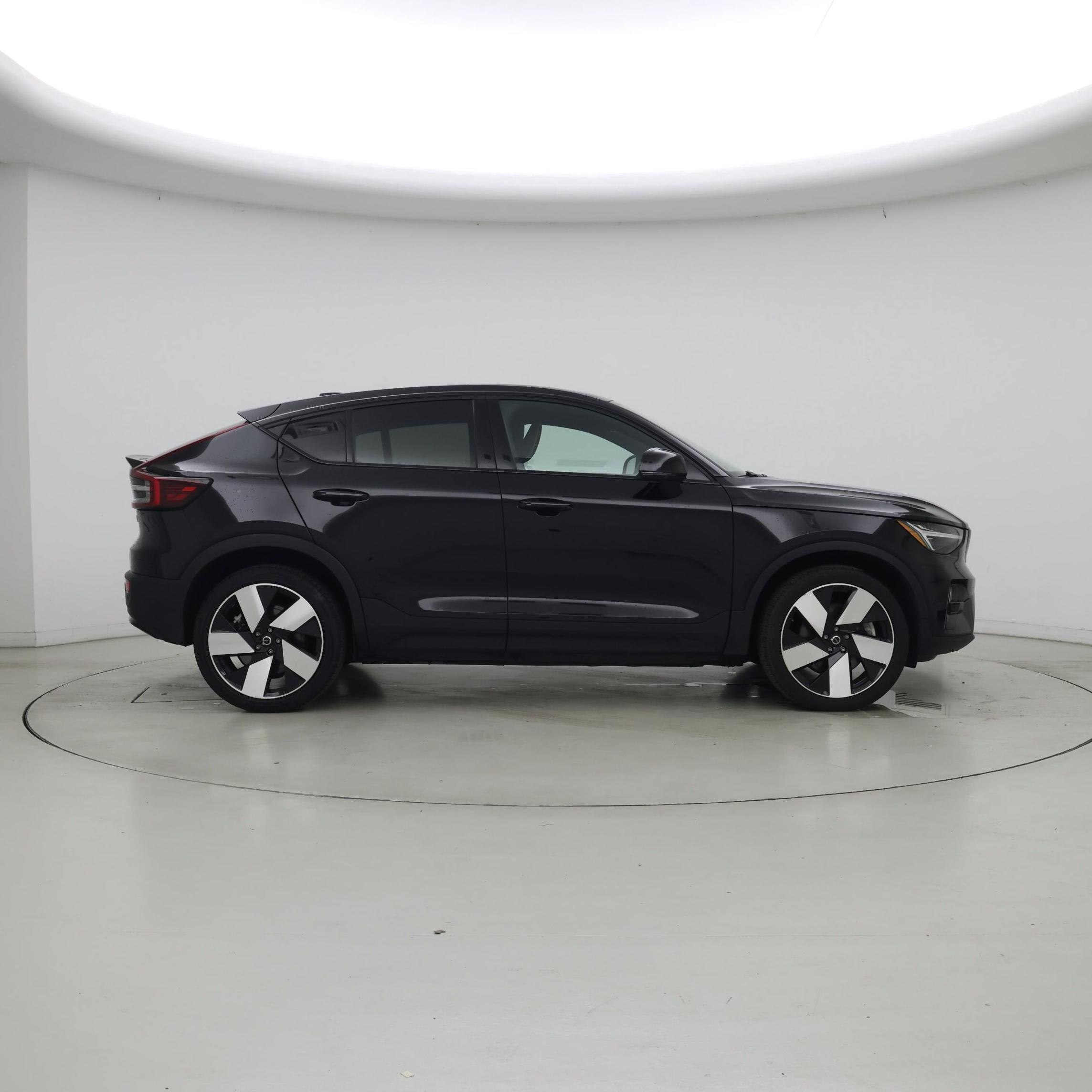Thumbnail: 2023 Volvo C40 - 7