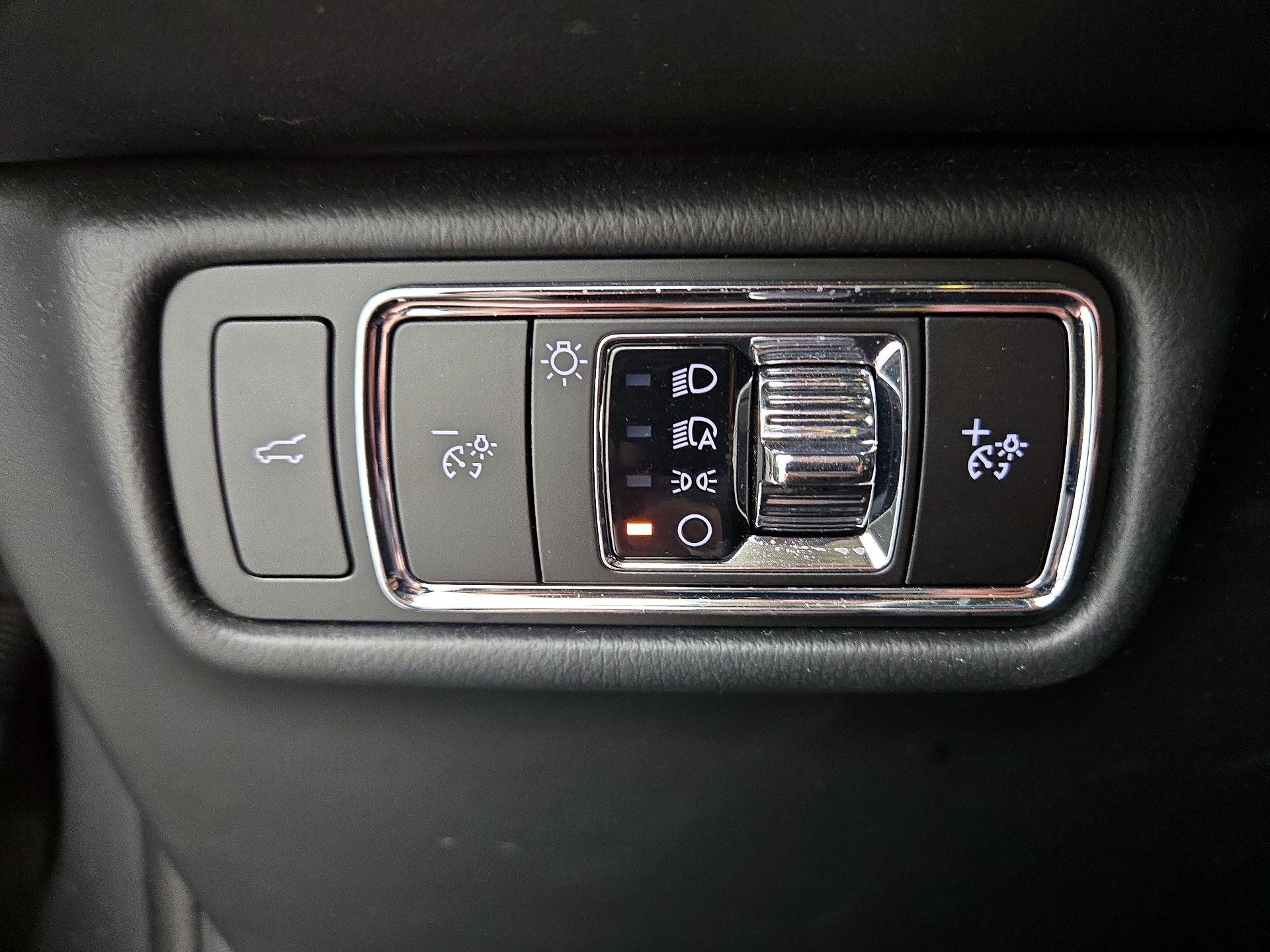 Thumbnail: 2023 Lincoln Aviator - 13