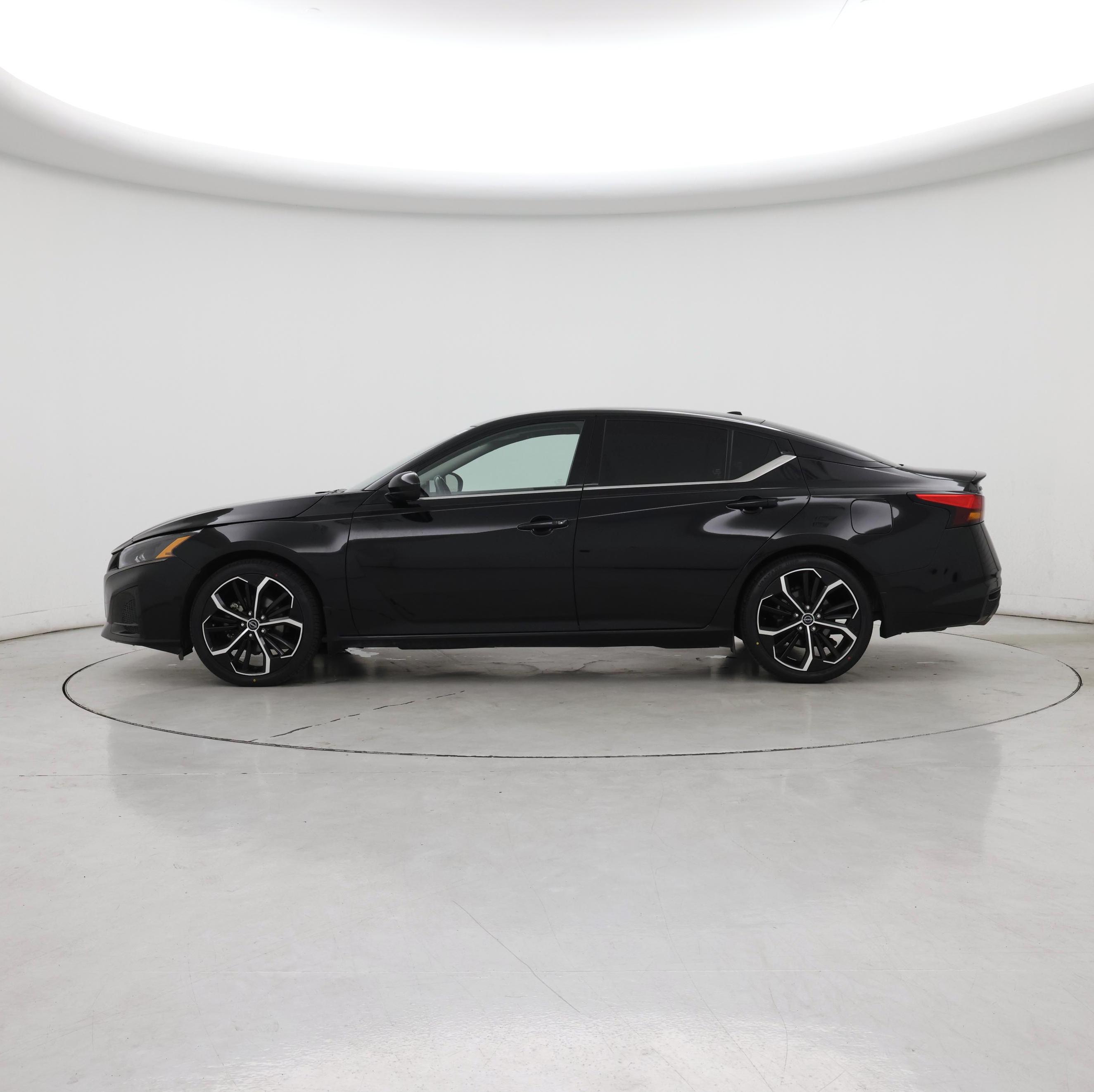 Thumbnail: 2023 Nissan Altima - 3