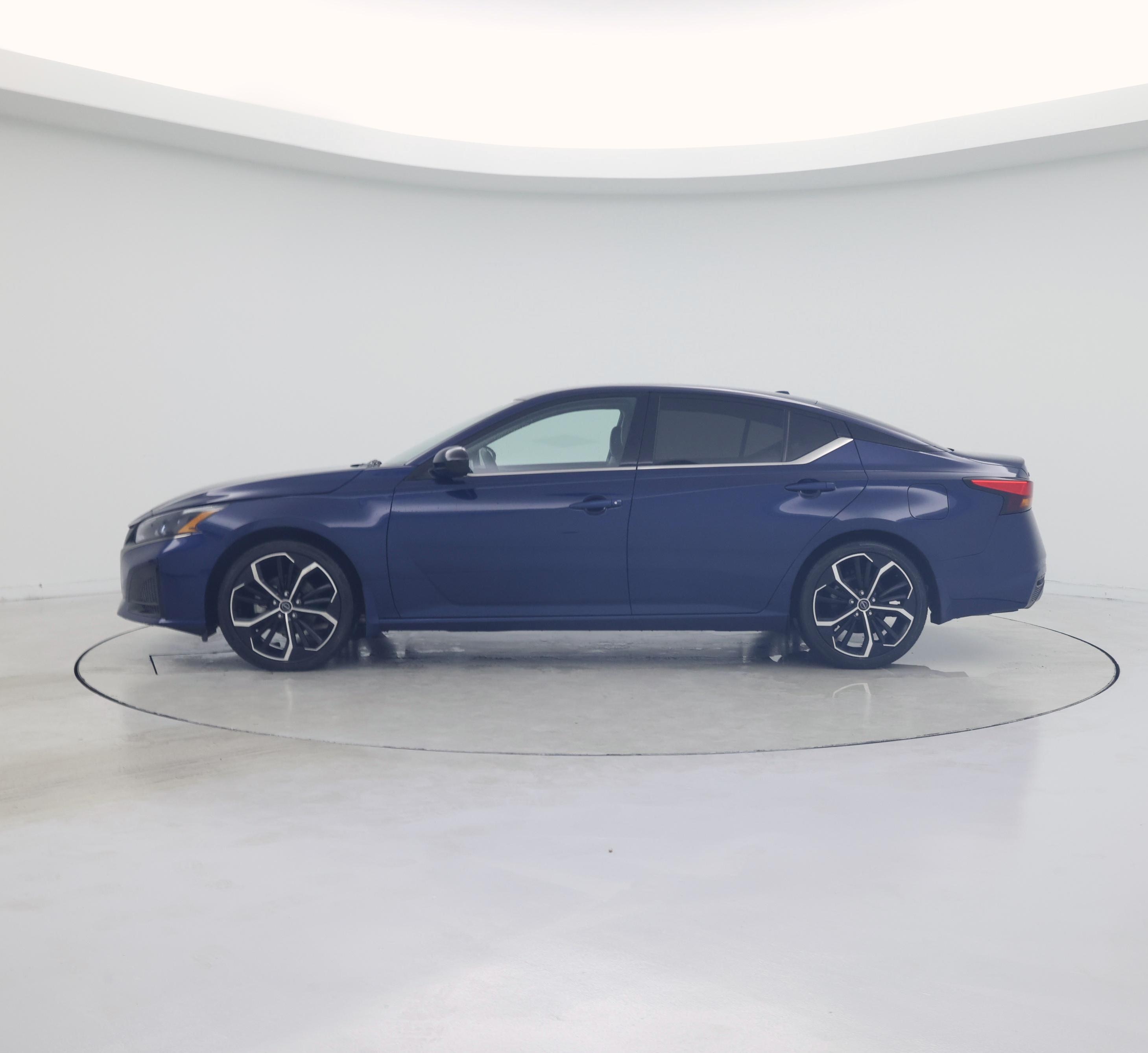 Thumbnail: 2023 Nissan Altima - 3