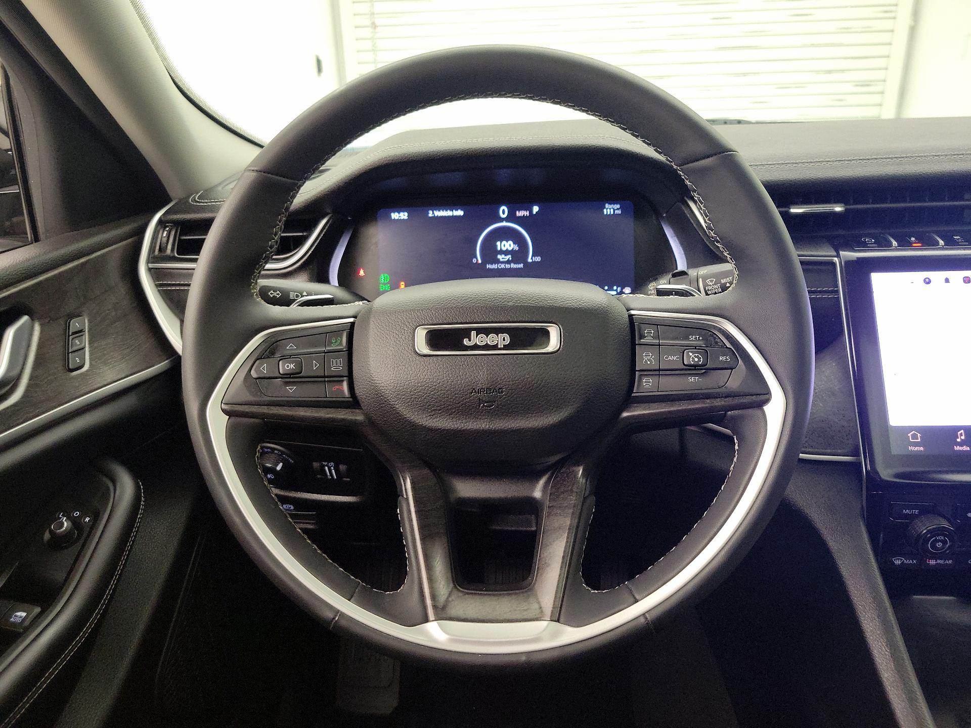 Thumbnail: 2023 Jeep Grand Cherokee - 10