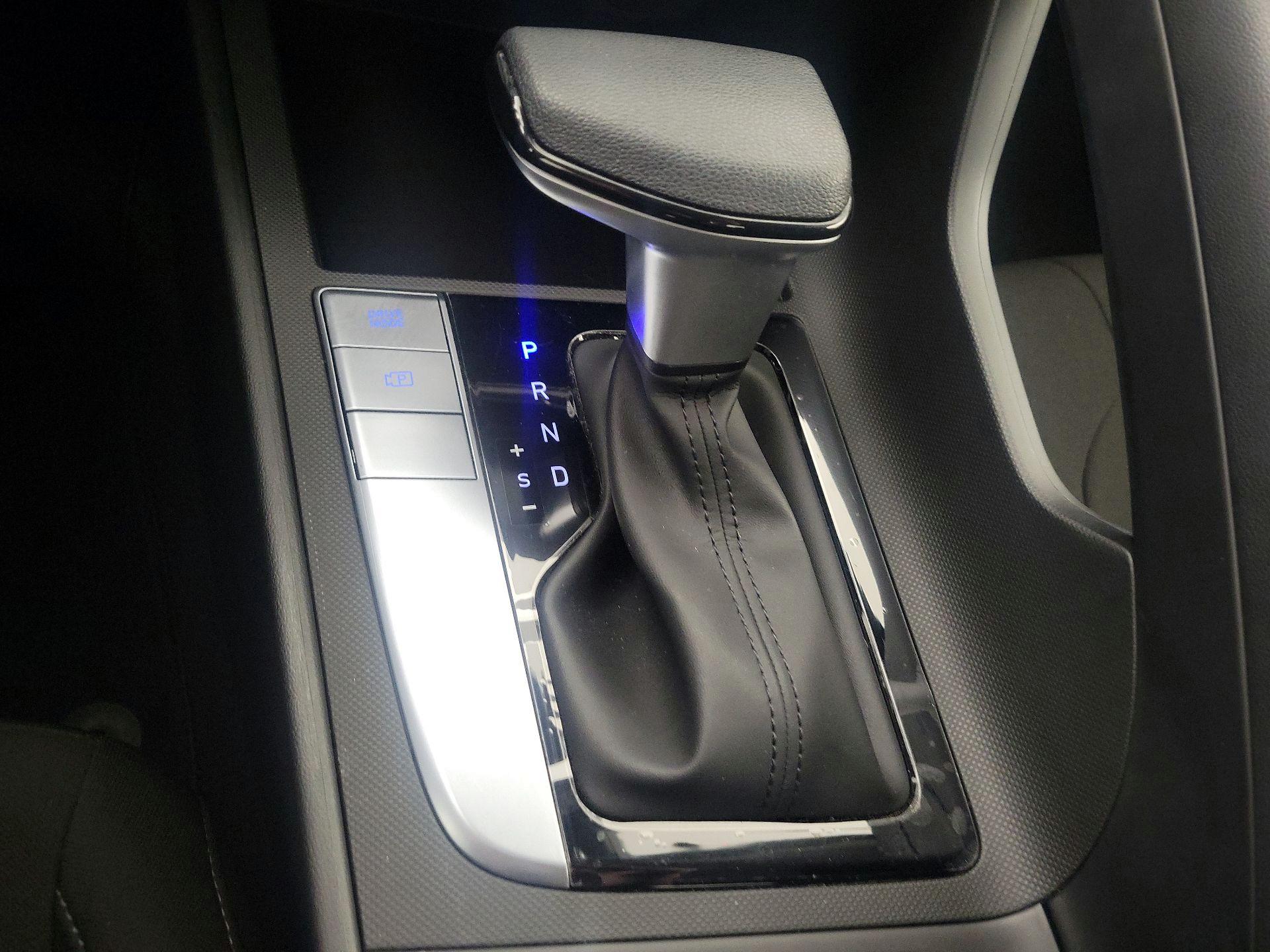 Thumbnail: 2024 Hyundai Elantra - 18
