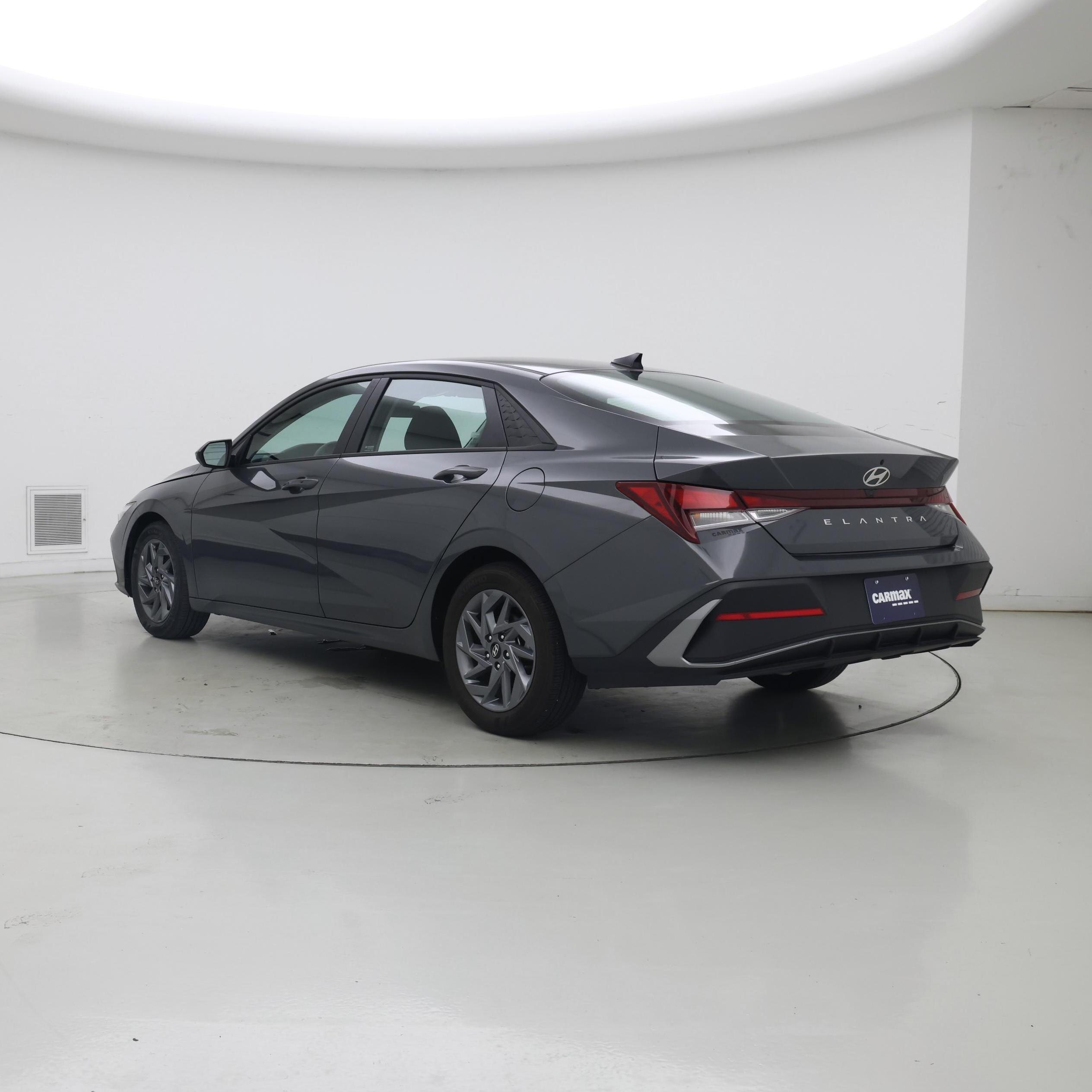 Thumbnail: 2024 Hyundai Elantra - 2