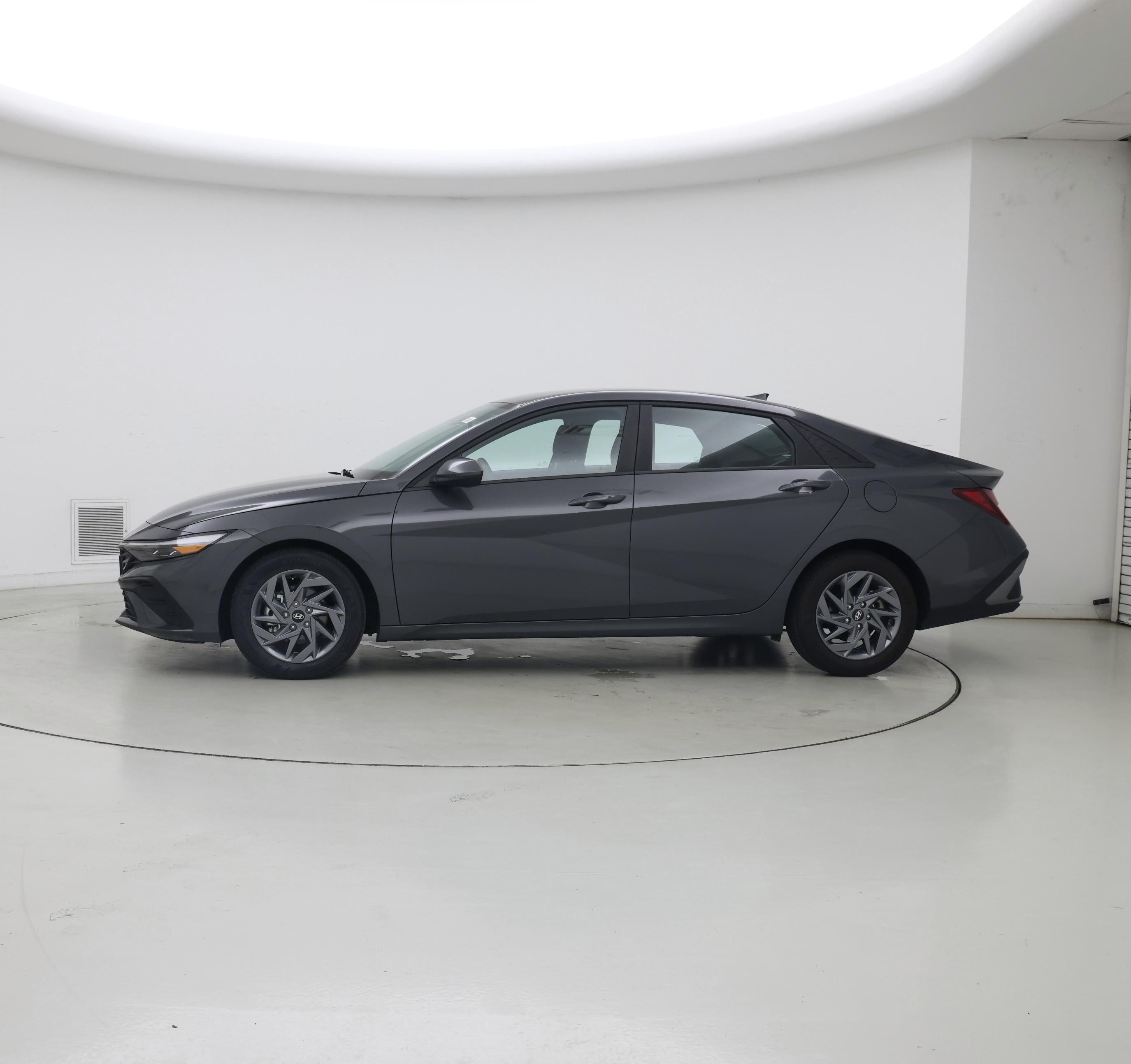 Thumbnail: 2024 Hyundai Elantra - 3