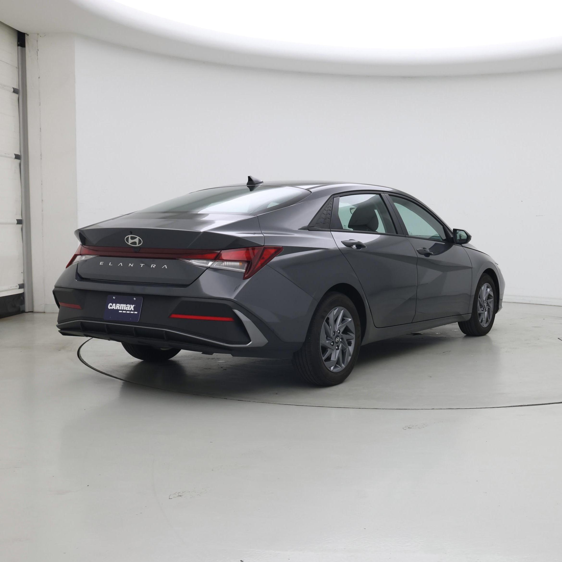 Thumbnail: 2024 Hyundai Elantra - 8