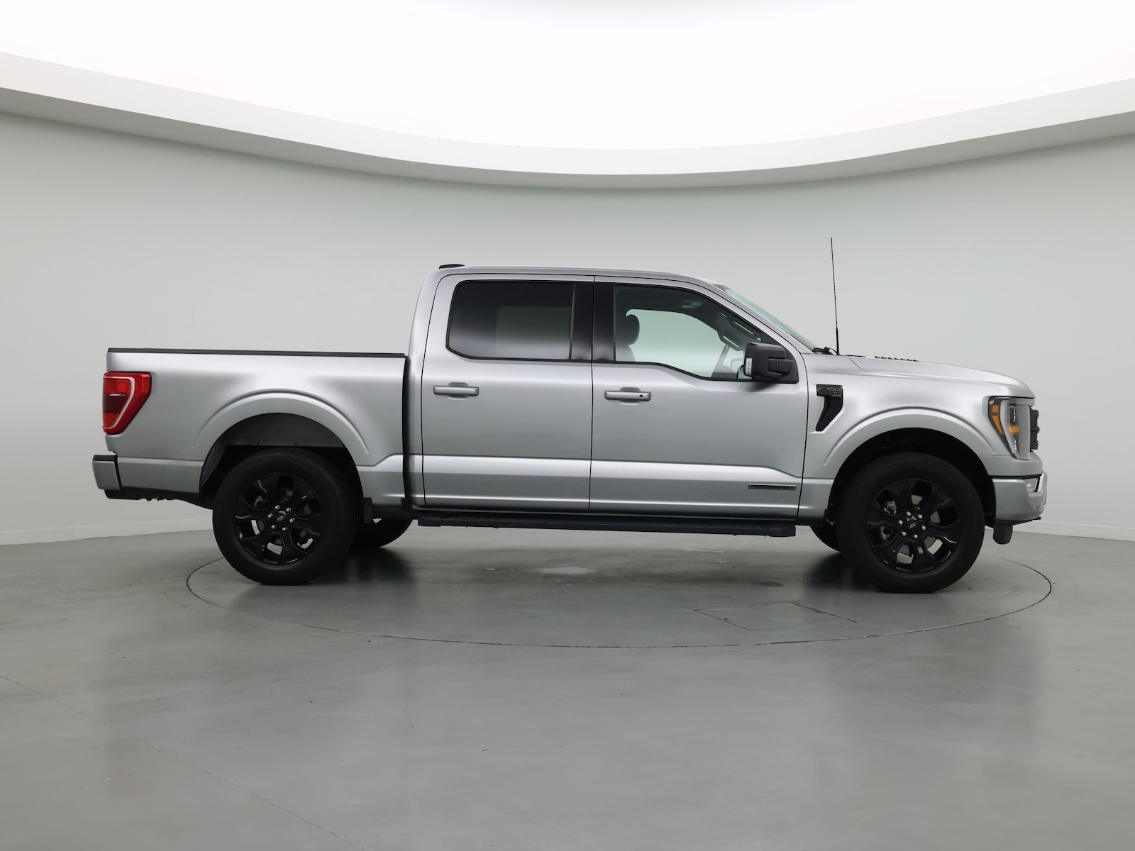 2023 Ford F-150 XLT - Photo 8