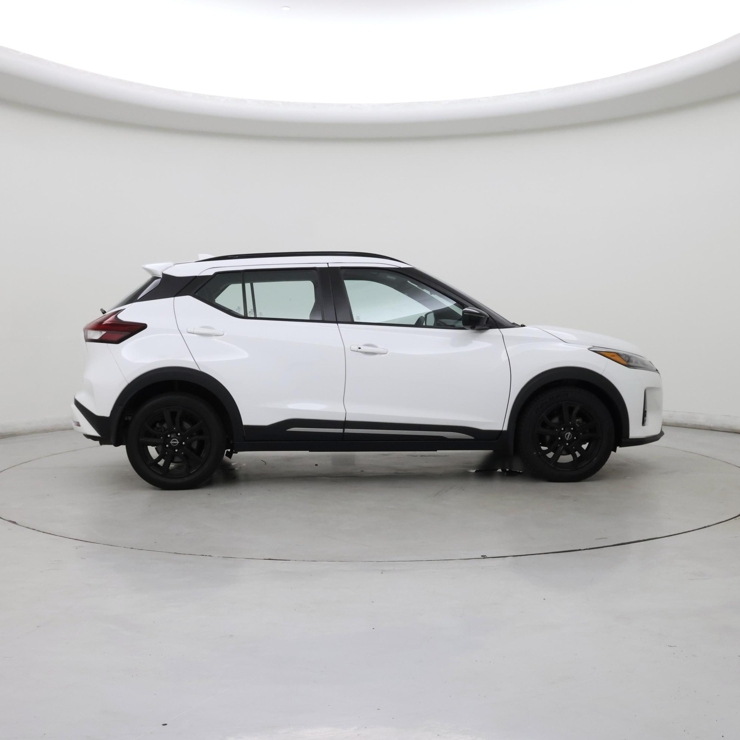Thumbnail: 2023 Nissan Kicks - 7