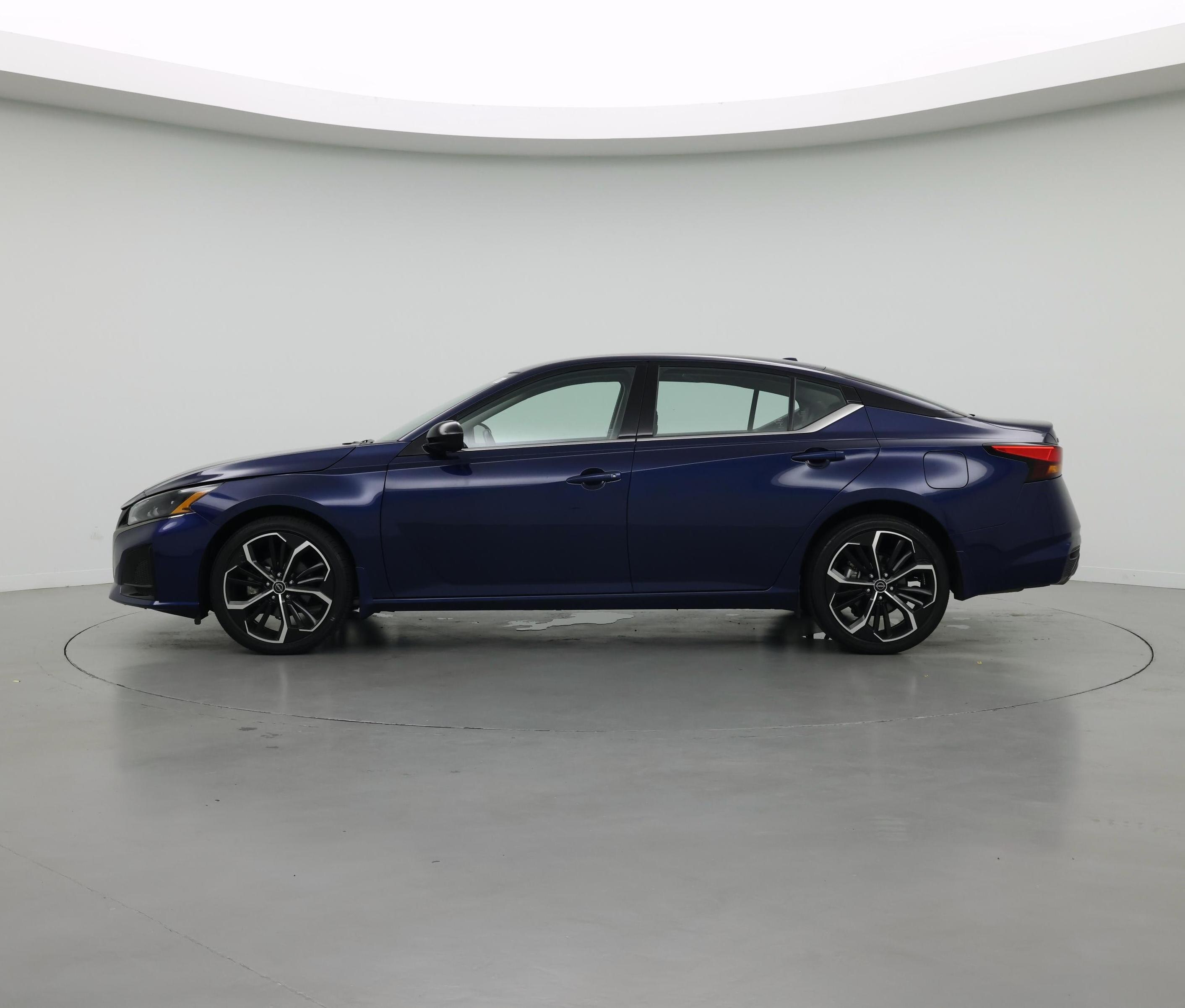 Thumbnail: 2023 Nissan Altima - 3