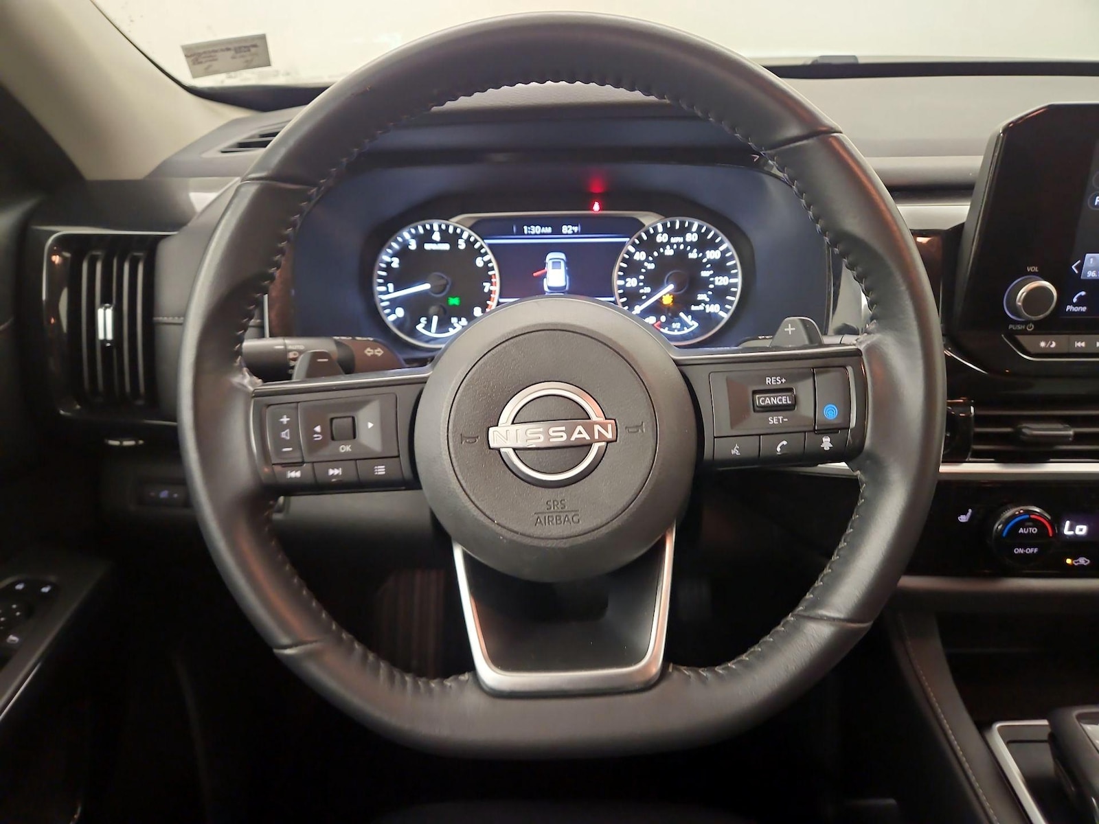 2024 Nissan Pathfinder SV - Photo 11