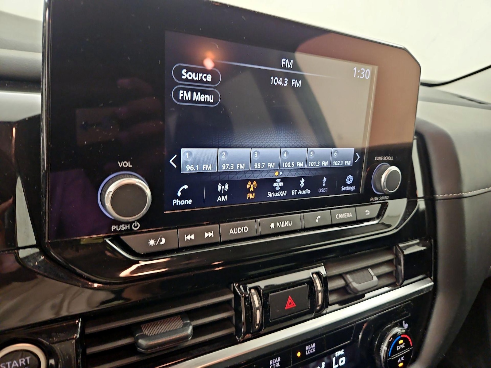 2024 Nissan Pathfinder SV - Photo 16