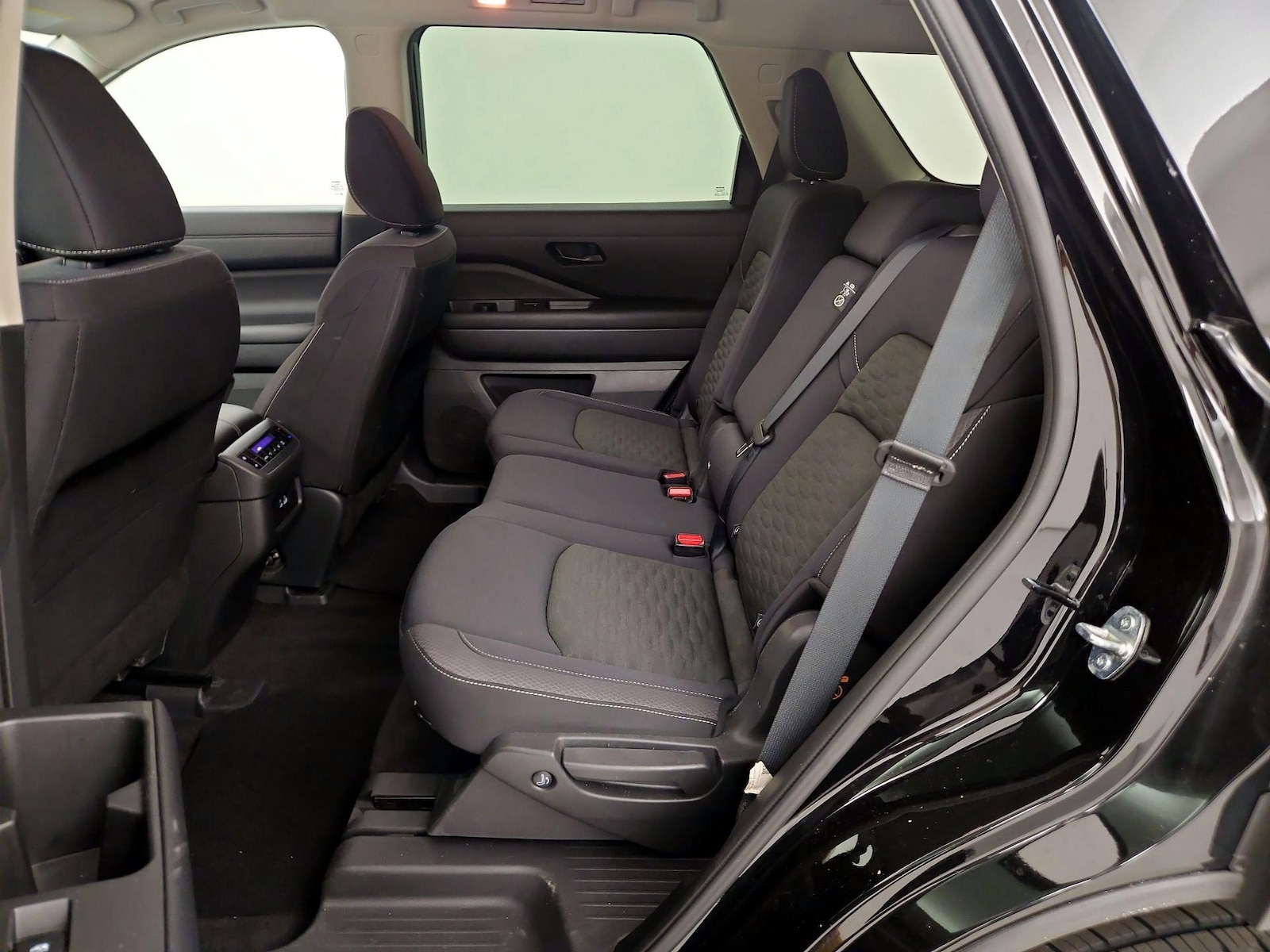 2024 Nissan Pathfinder SV - Photo 20