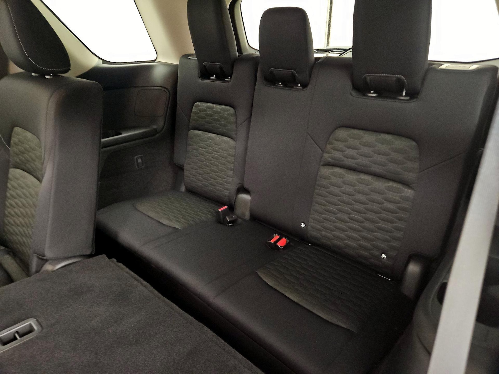 2024 Nissan Pathfinder SV - Photo 21