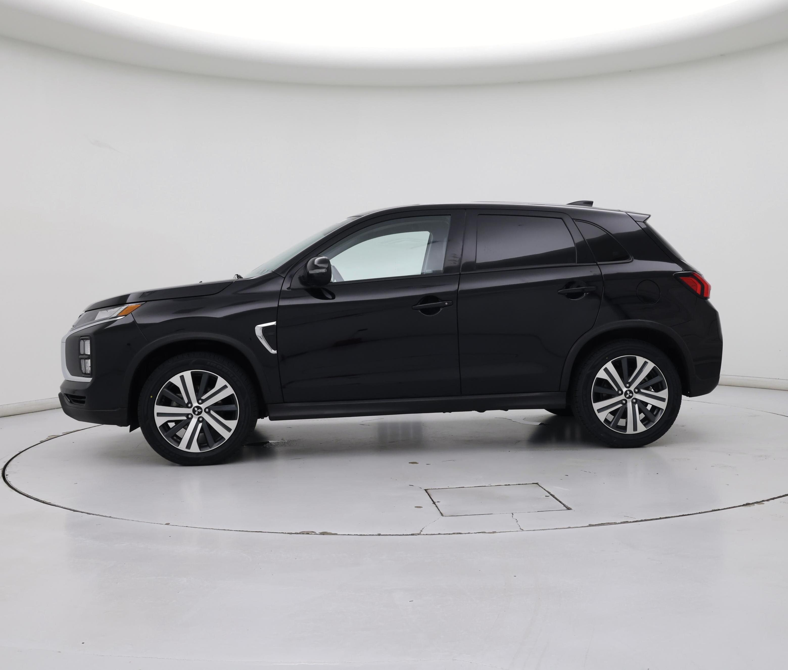 Thumbnail: 2024 Mitsubishi Outlander Sport - 3