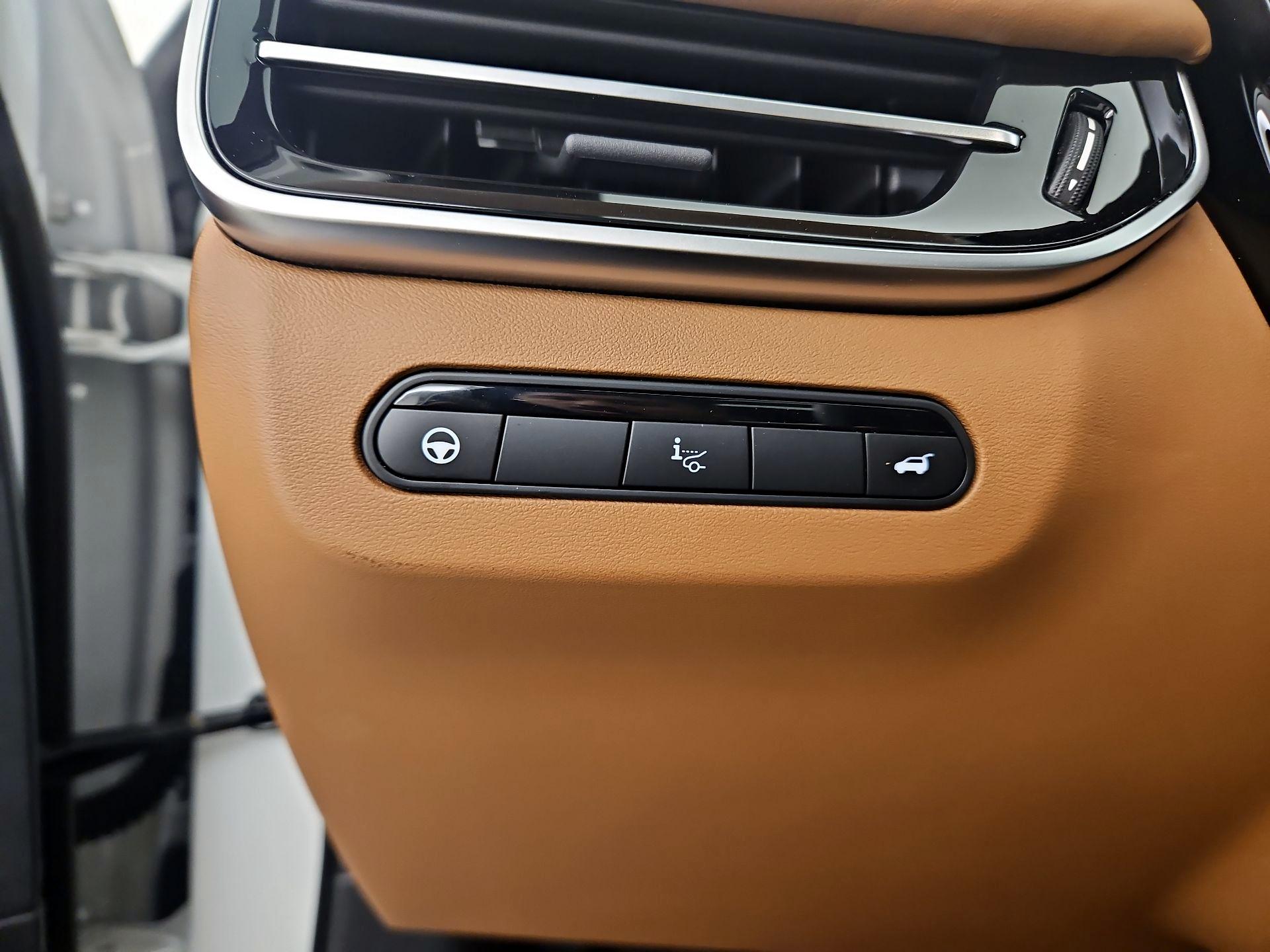 Thumbnail: 2023 INFINITI QX60 - 13