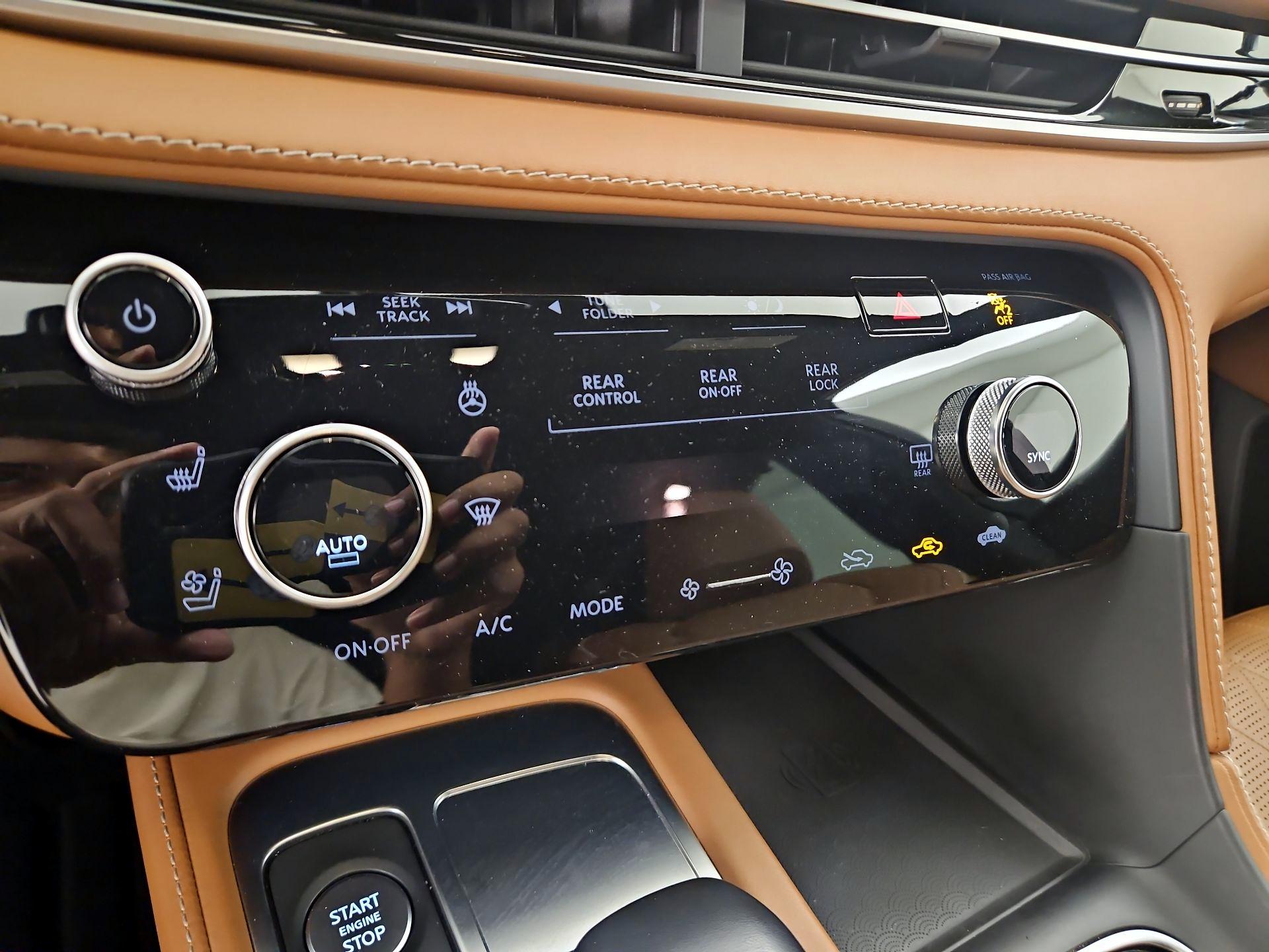 Thumbnail: 2023 INFINITI QX60 - 17