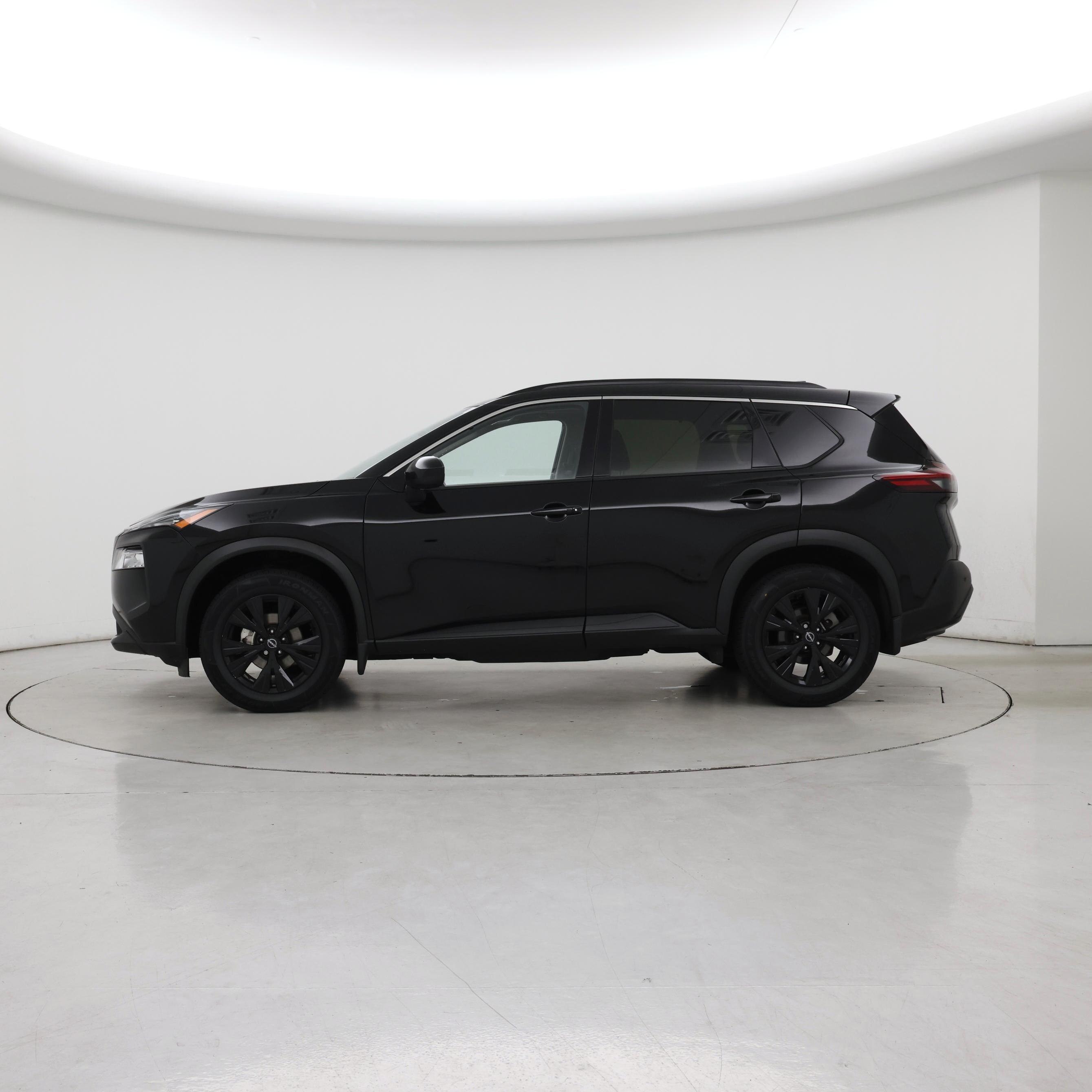 Thumbnail: 2023 Nissan Rogue - 3