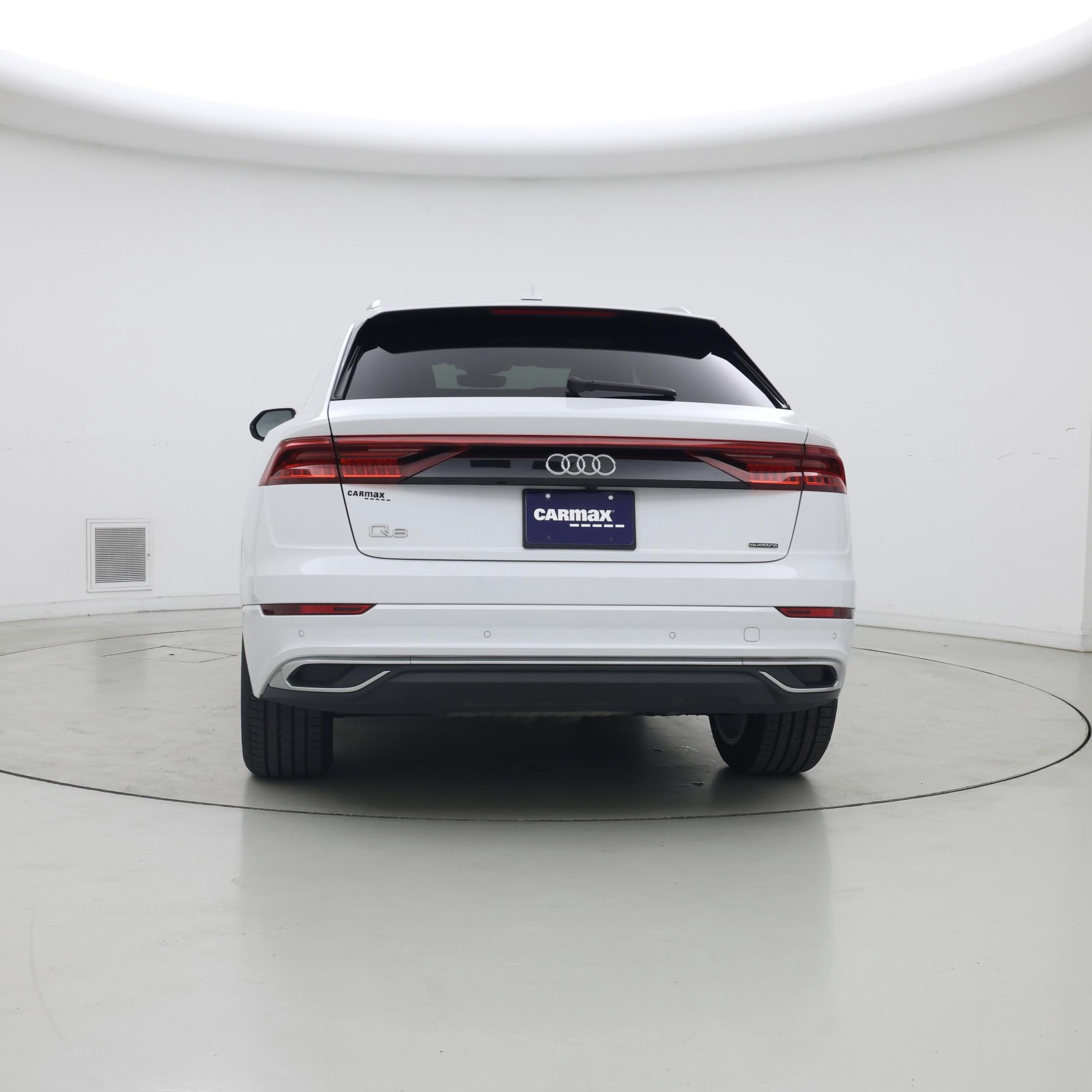 Thumbnail: 2023 Audi Q8 - 6