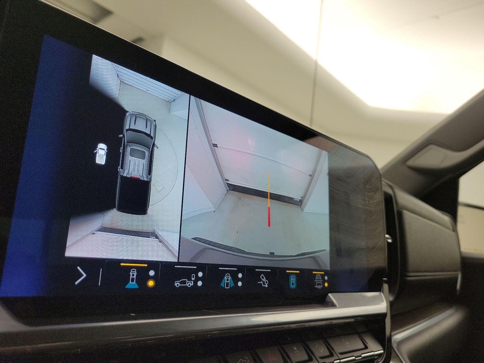 2023 Chevrolet Silverado 1500 RST - Photo 15