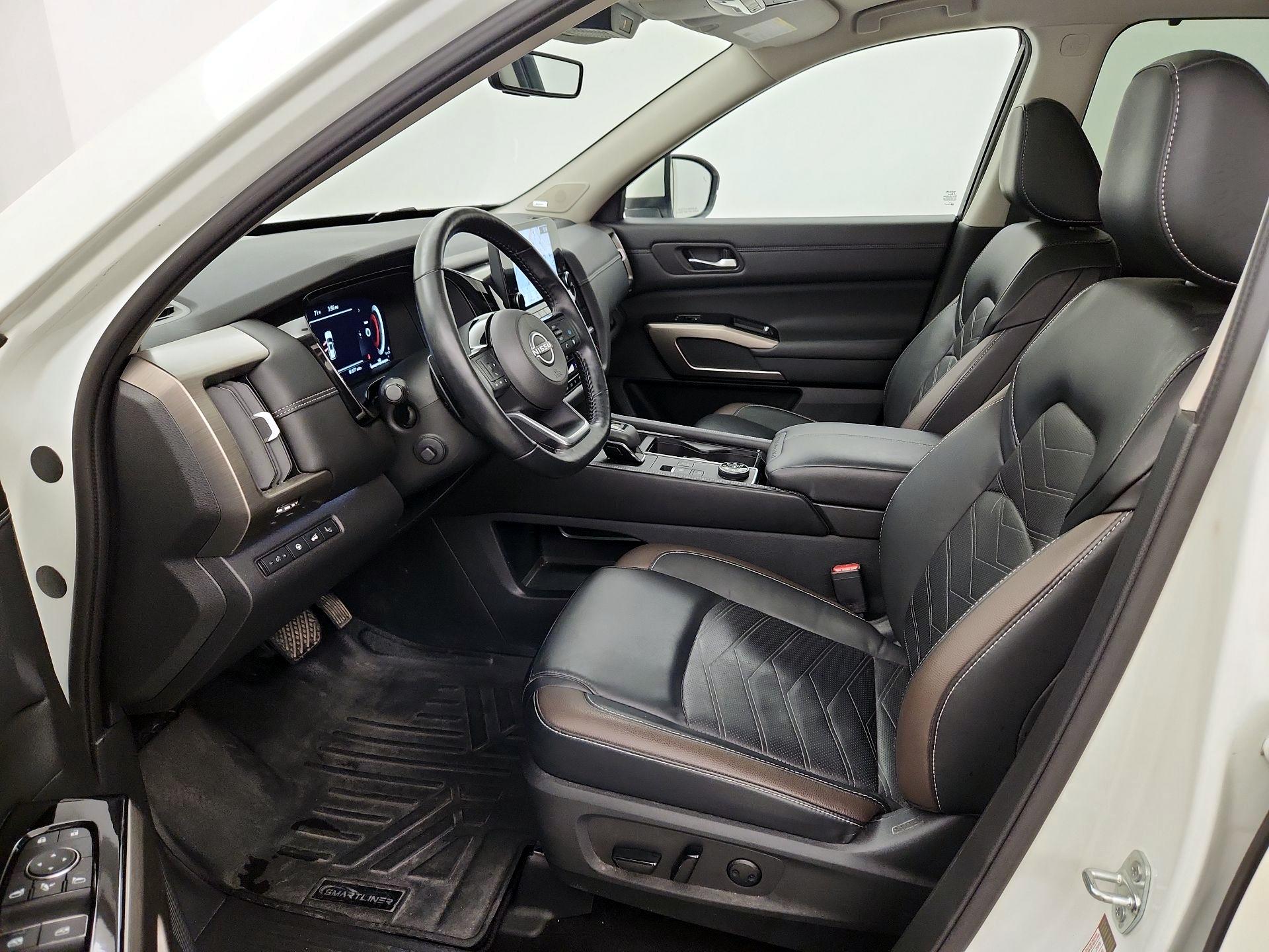 Thumbnail: 2023 Nissan Pathfinder - 11