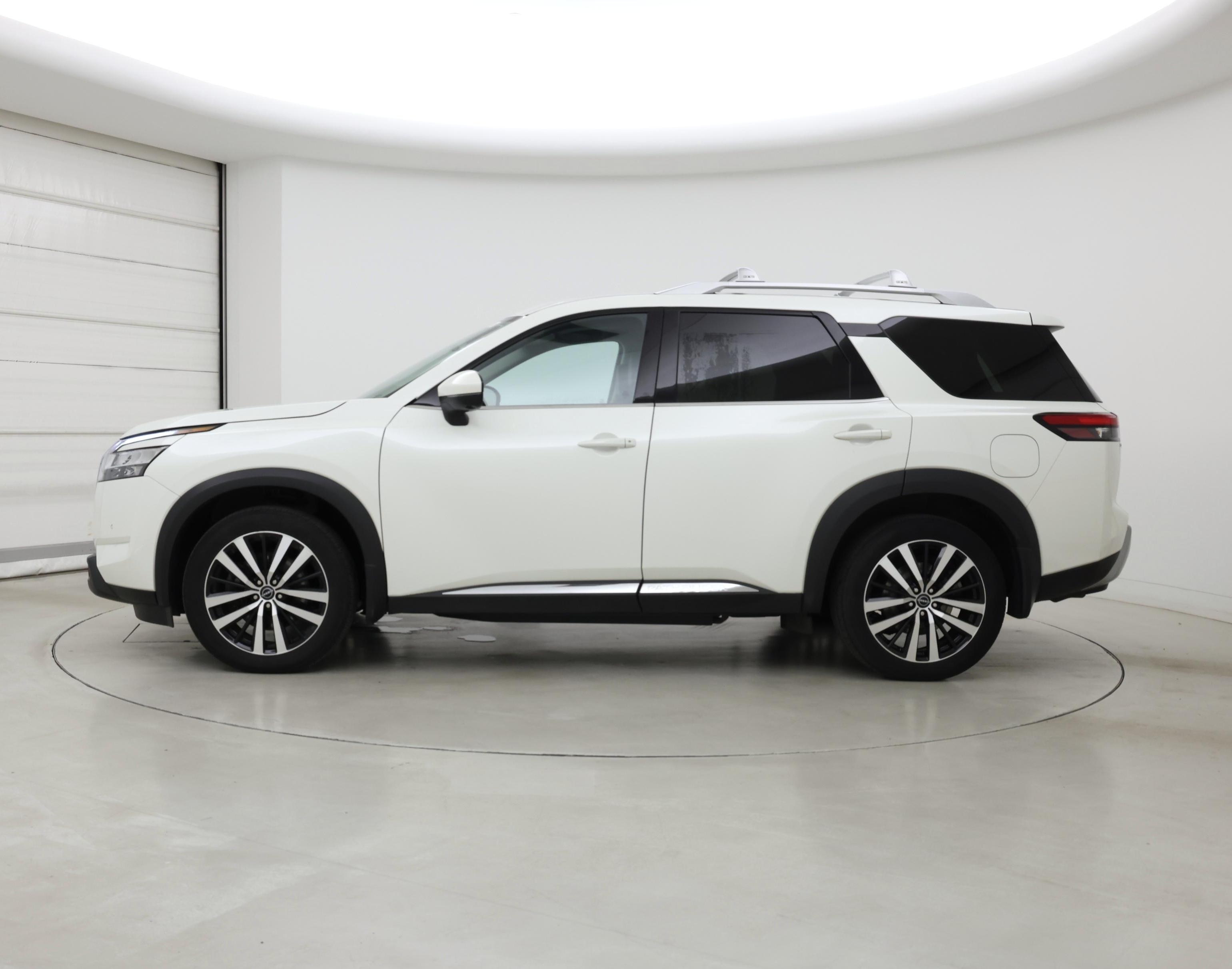 Thumbnail: 2023 Nissan Pathfinder - 3