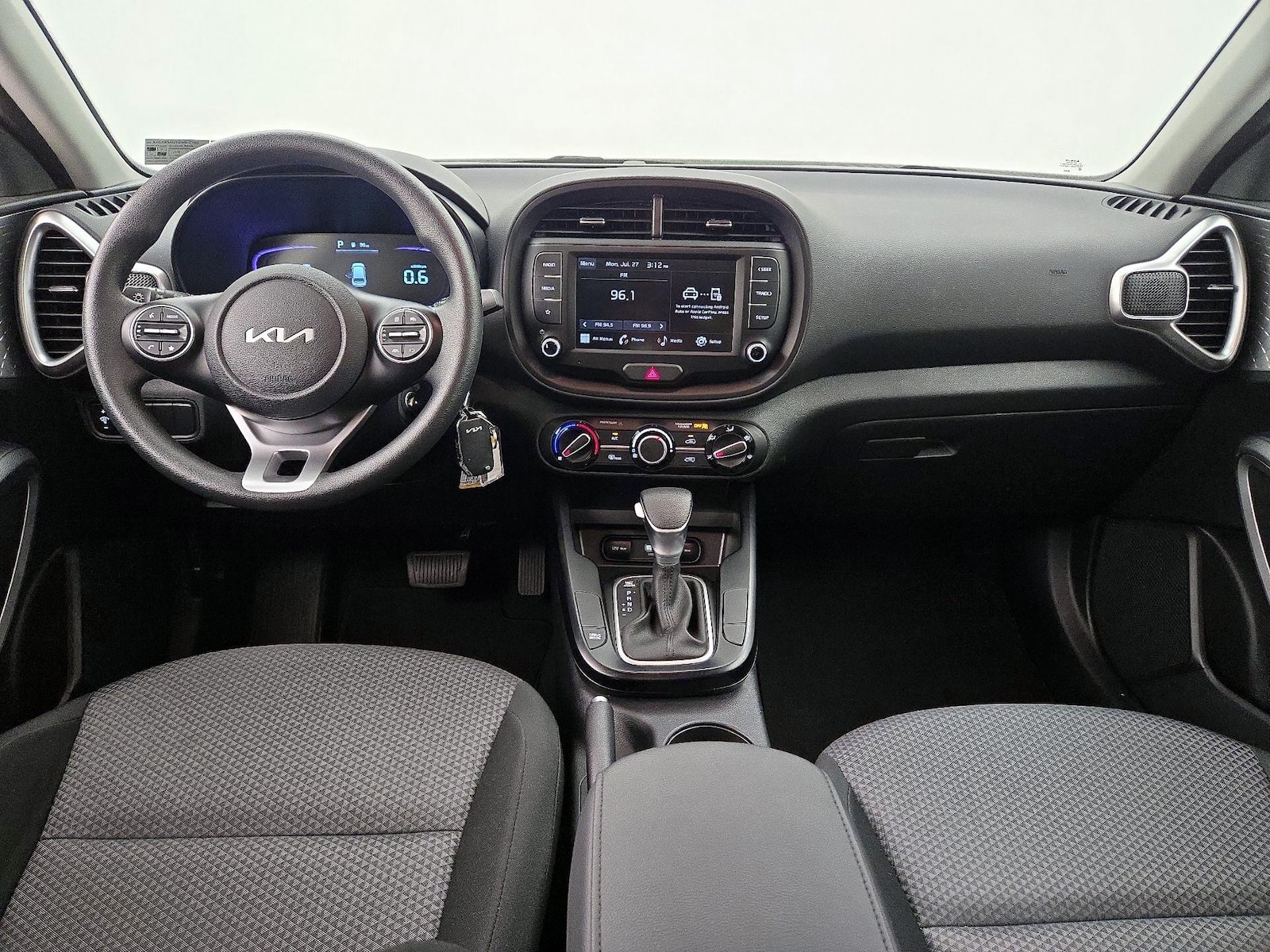 2025 Kia Soul LX - Photo 10