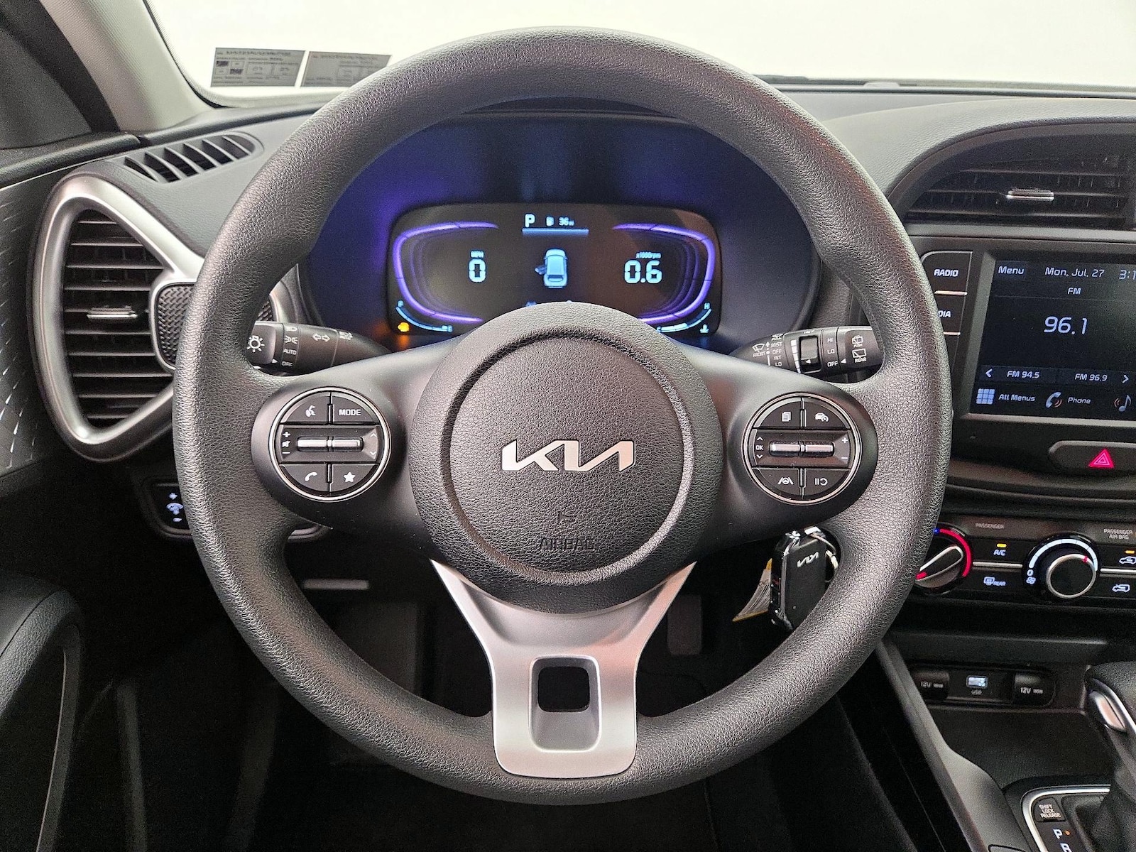 2025 Kia Soul LX - Photo 11
