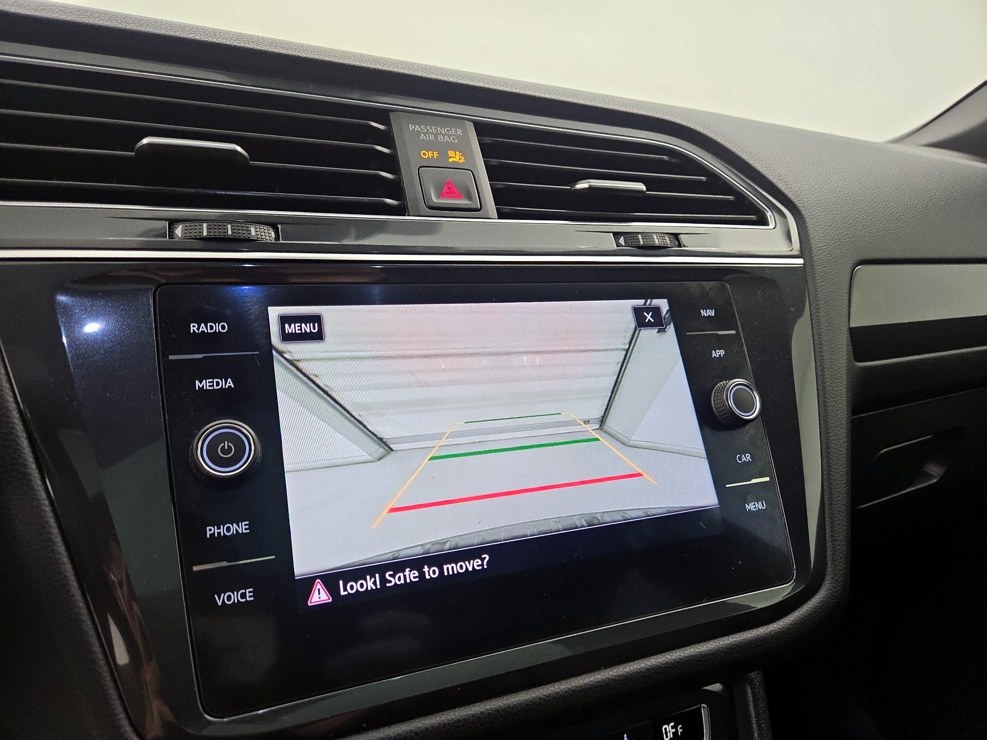 Thumbnail: 2020 Volkswagen Tiguan - 15