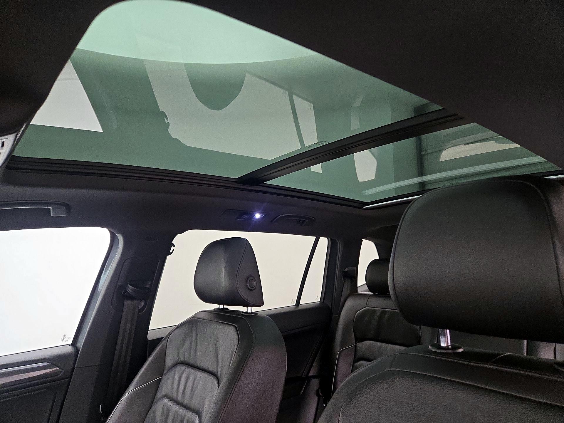 Thumbnail: 2020 Volkswagen Tiguan - 20