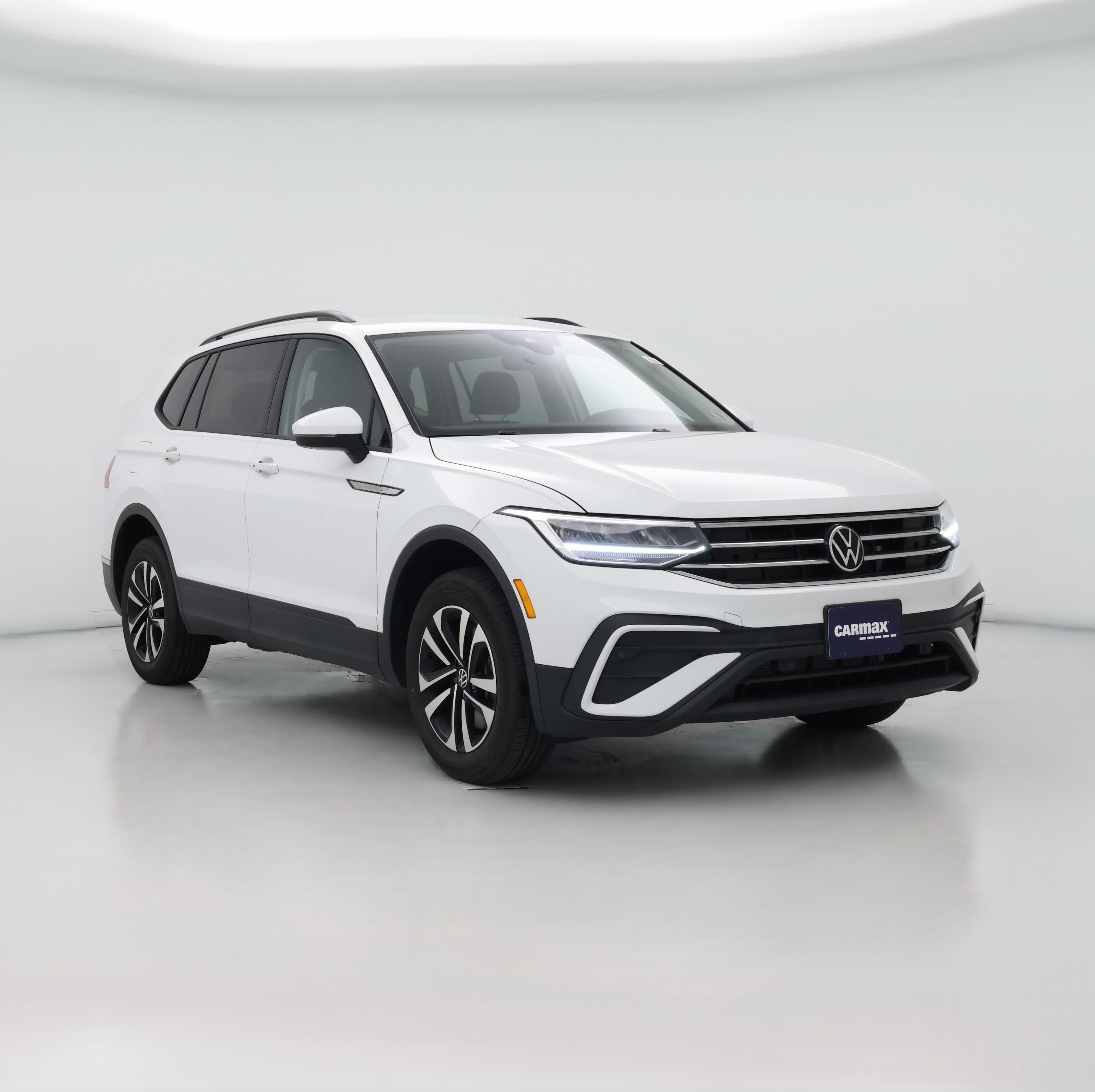 Thumbnail: 2023 Volkswagen Tiguan - 1