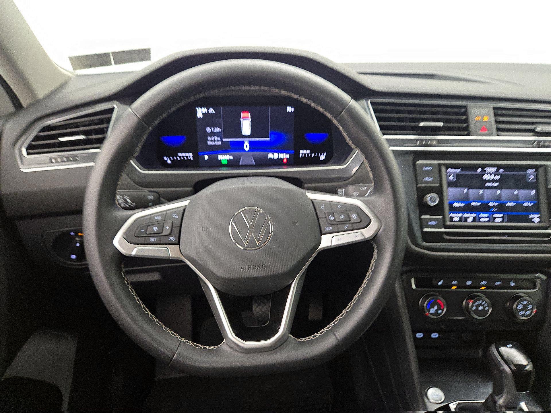 Thumbnail: 2023 Volkswagen Tiguan - 10