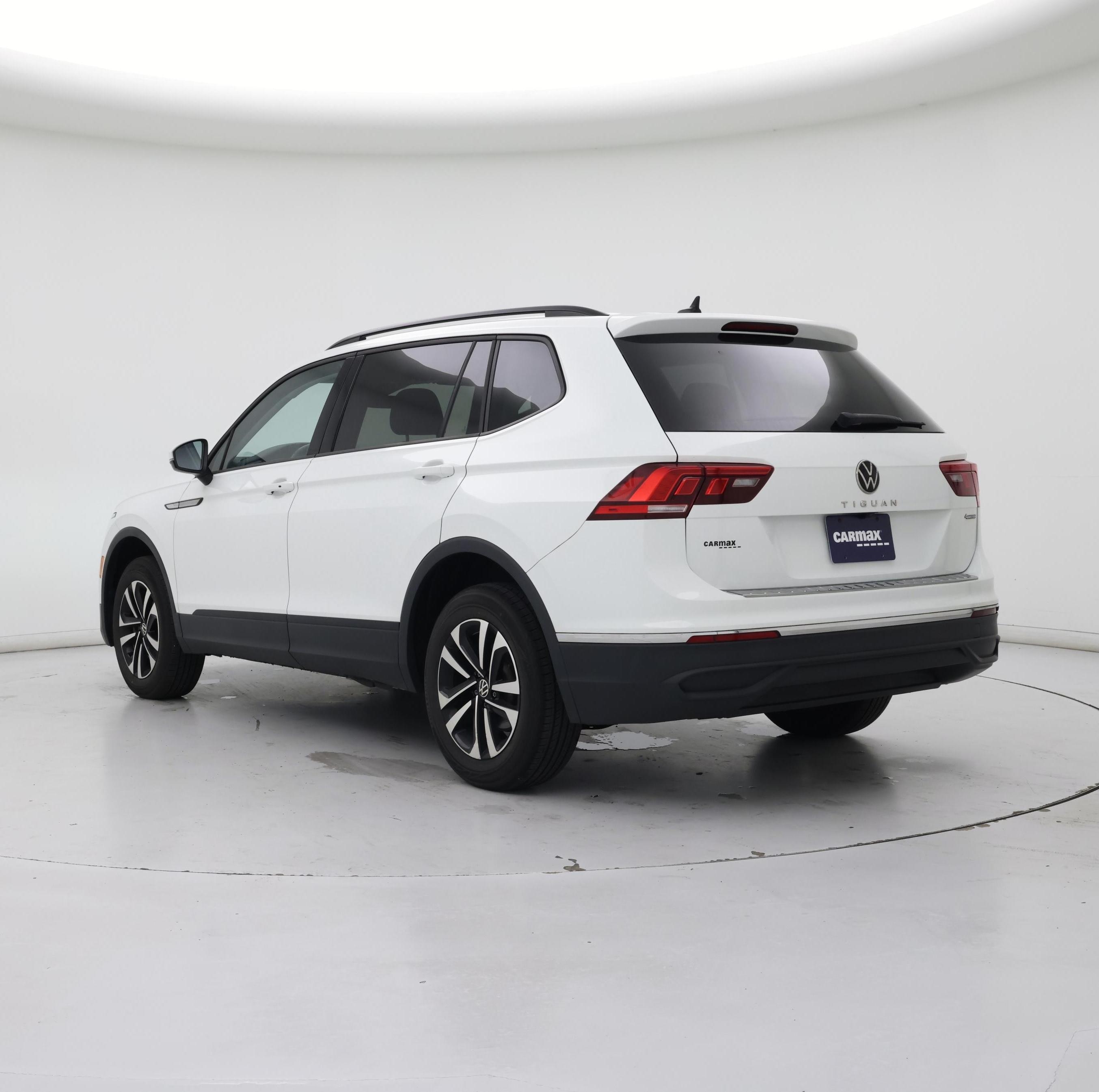 Thumbnail: 2023 Volkswagen Tiguan - 2