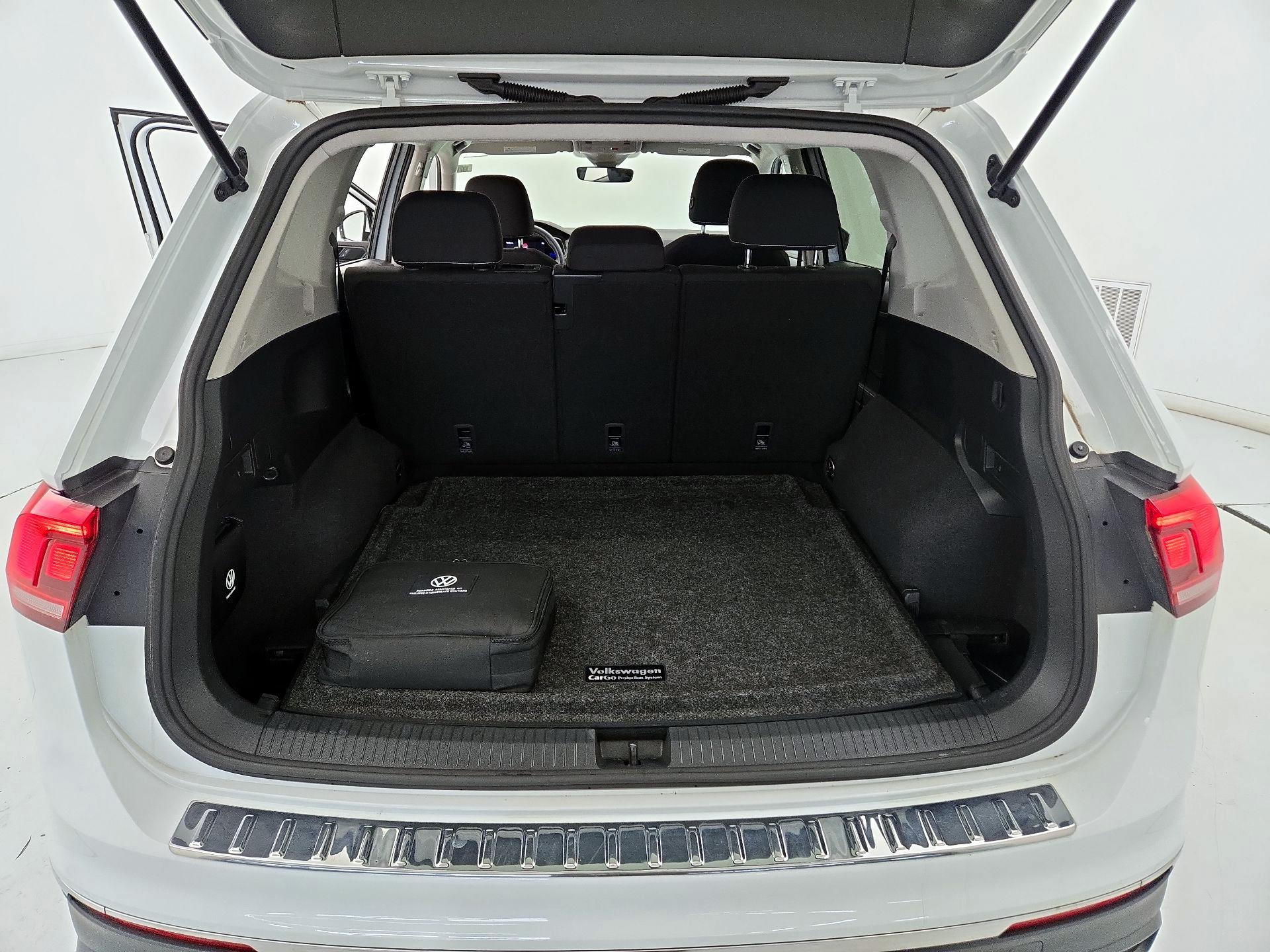Thumbnail: 2023 Volkswagen Tiguan - 20